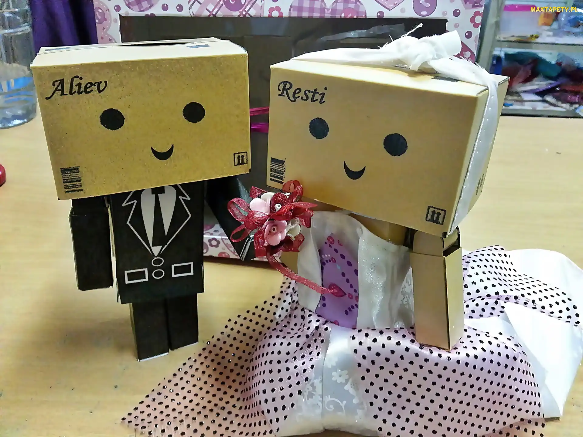 Danbo, Resti, Aliev, Para