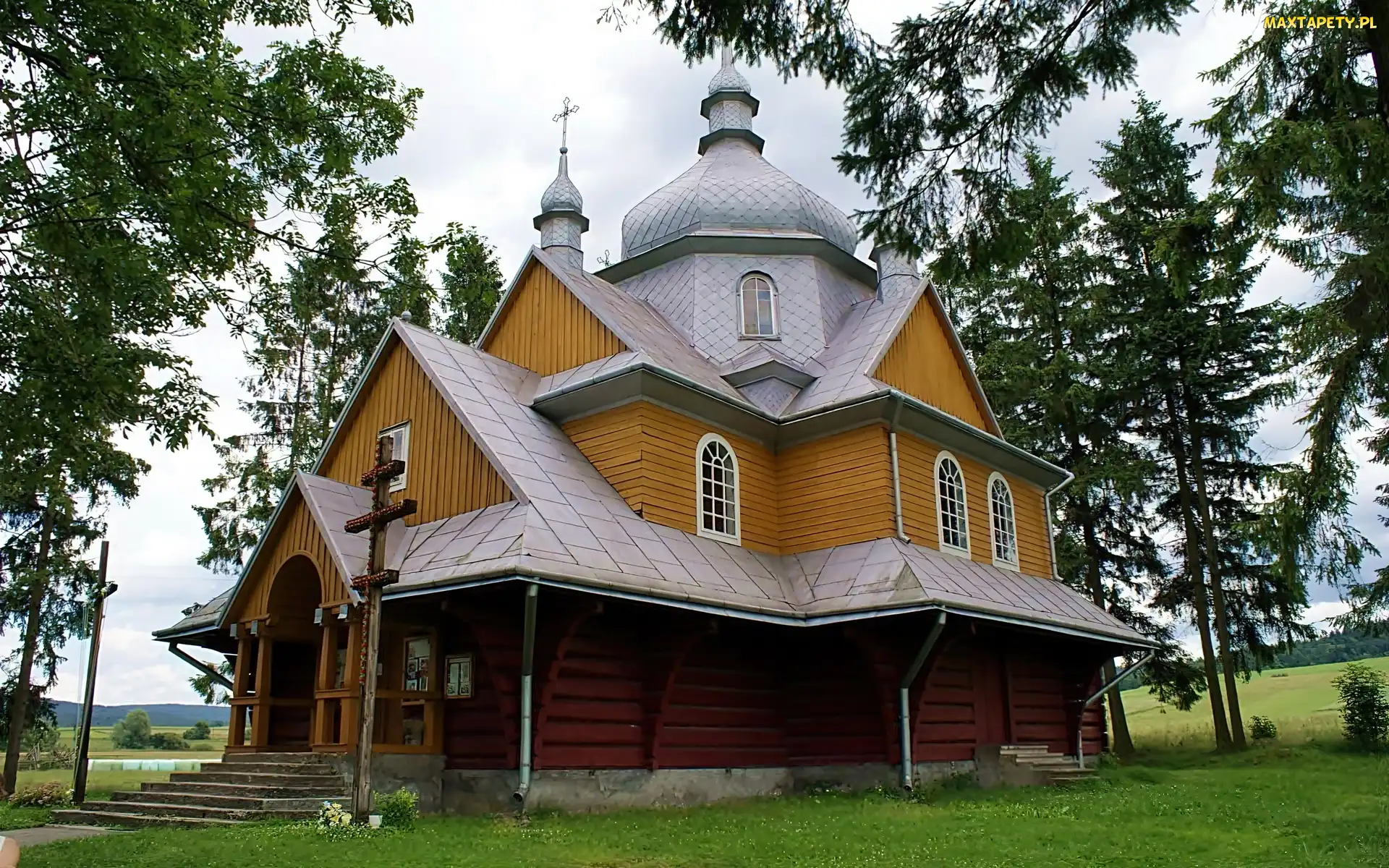 Kościółek, Drewniany, Pola, Drzewa