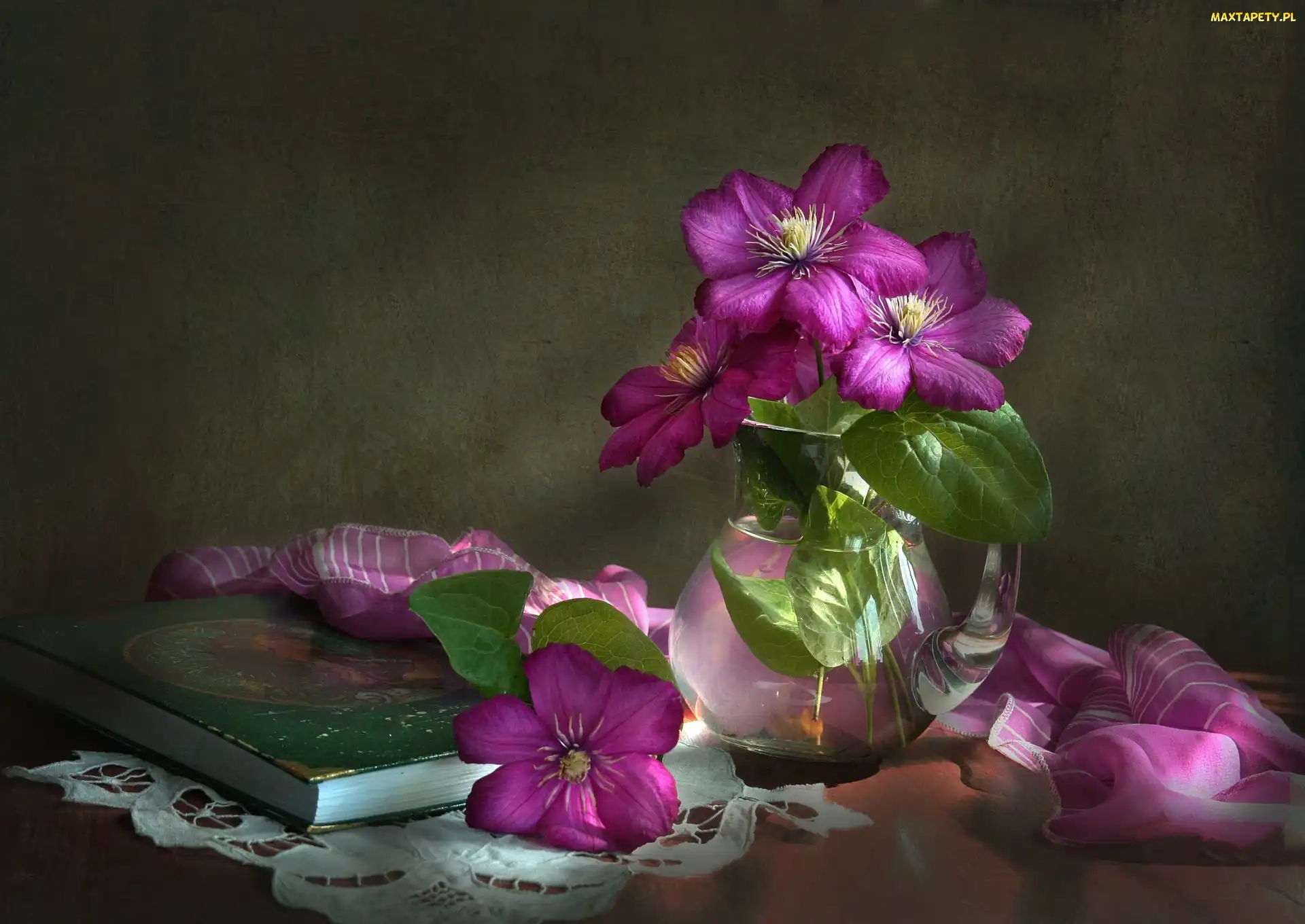 Clematis, Kompozycja, Wazon