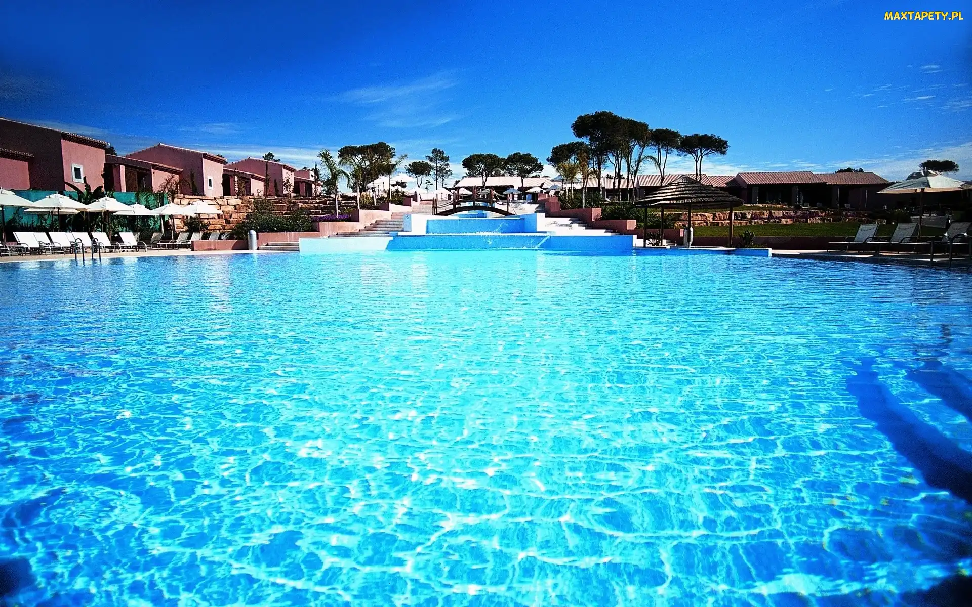 Hotel, Basen