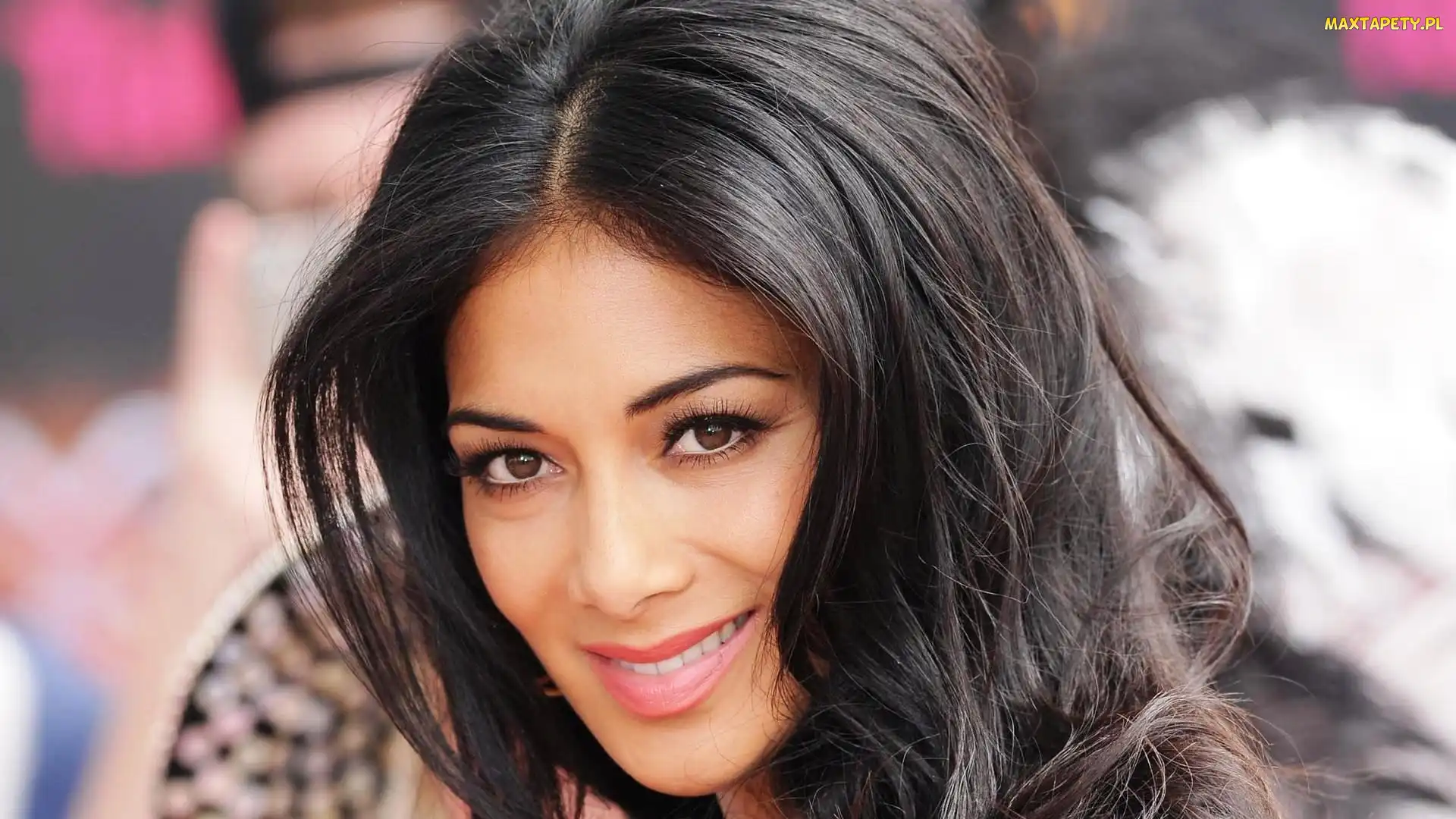 Uśmiechnięta, Nicole Scherzinger