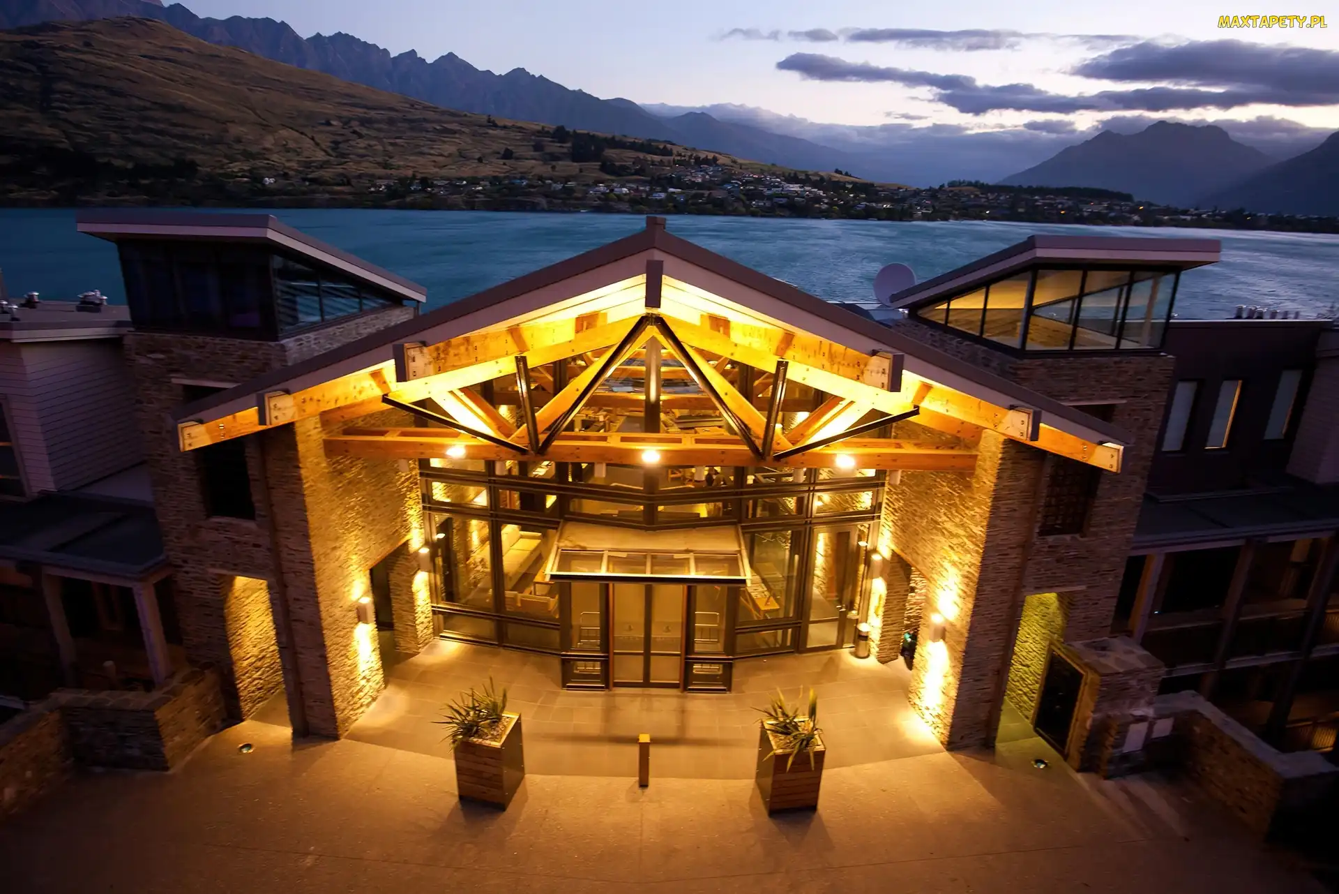 Morze, Hotel