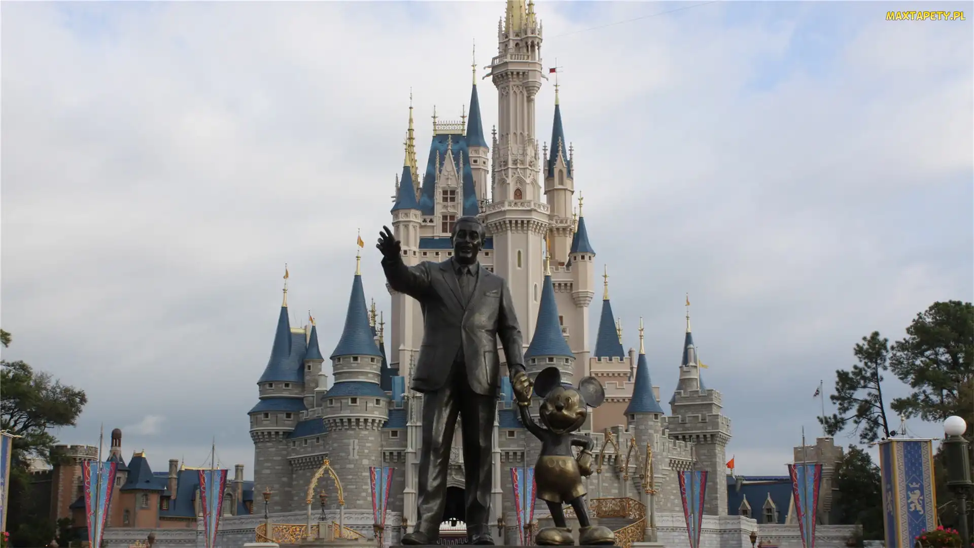 Zamek, Pomnik, Disney