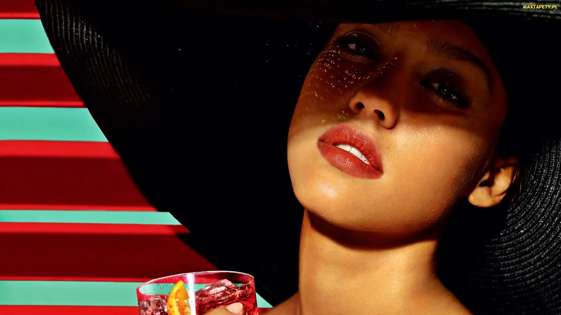 Drink, Kapelusz, Jessica, Alba