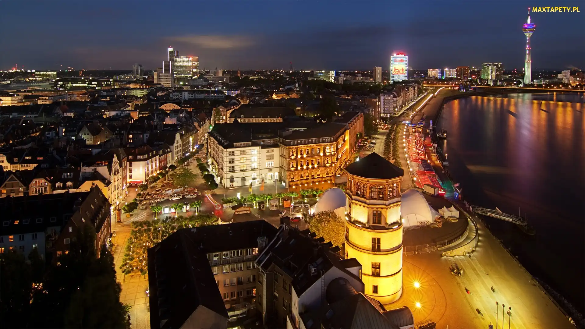 Dusseldorf, Niemcy, Miasto nocą