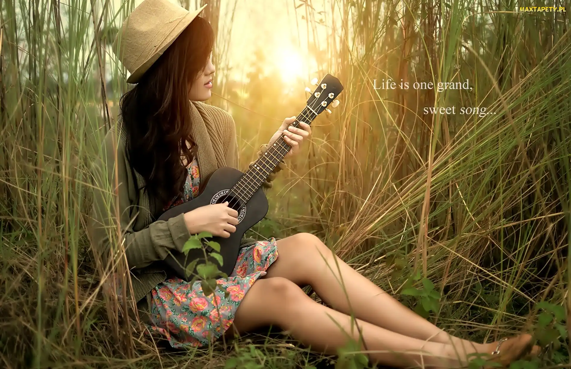 Gitara, ŁĄka, Kobieta