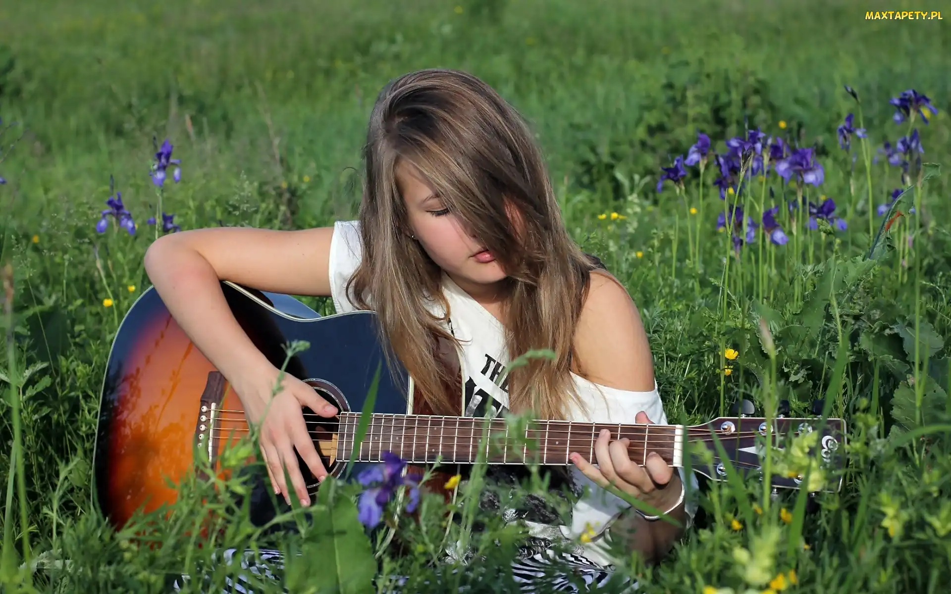 Trawa, Gitara, Dziewczyna, Kwiaty, Łąka