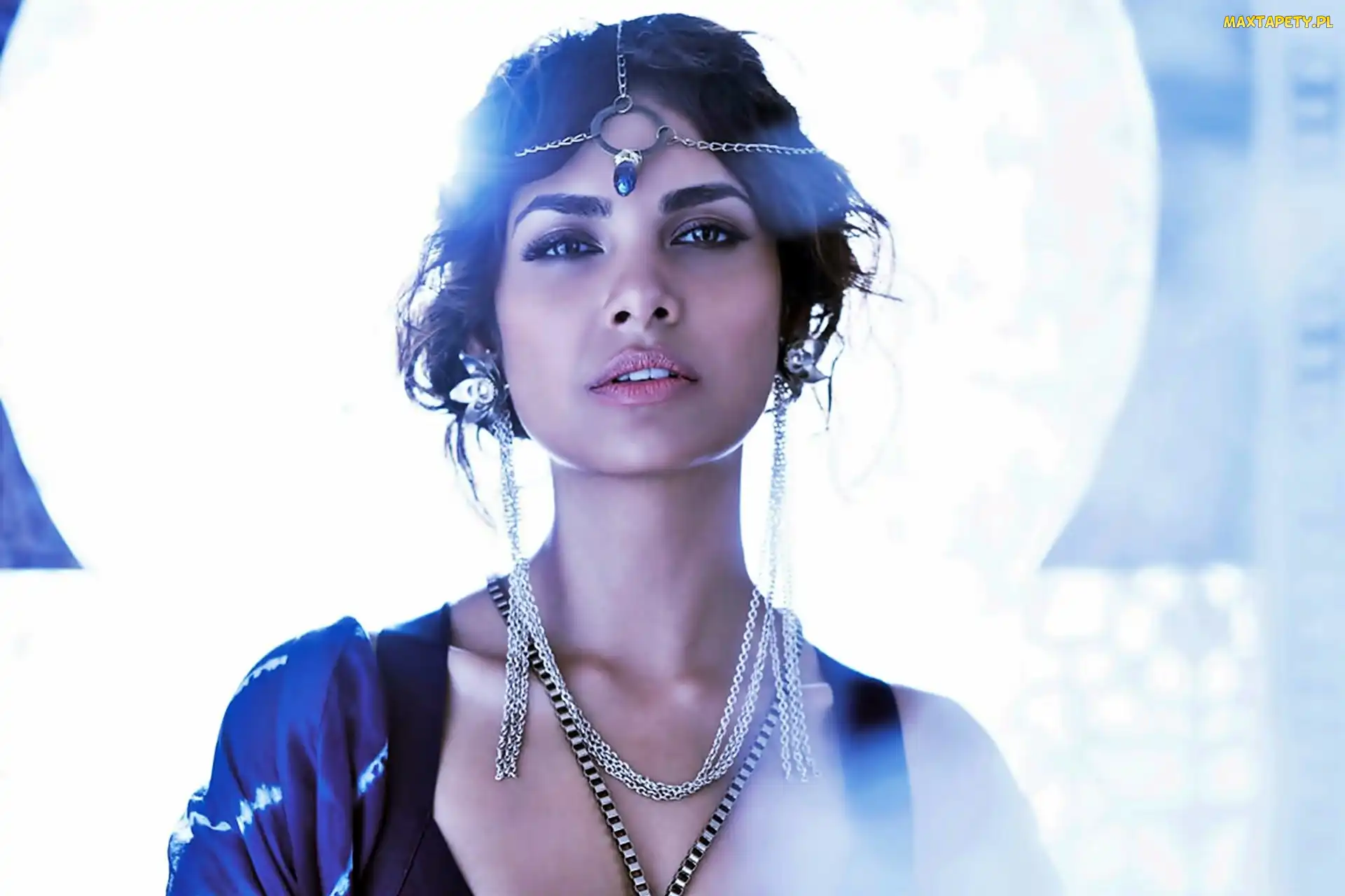 Aktorka, Biżuteria, Esha Gupta