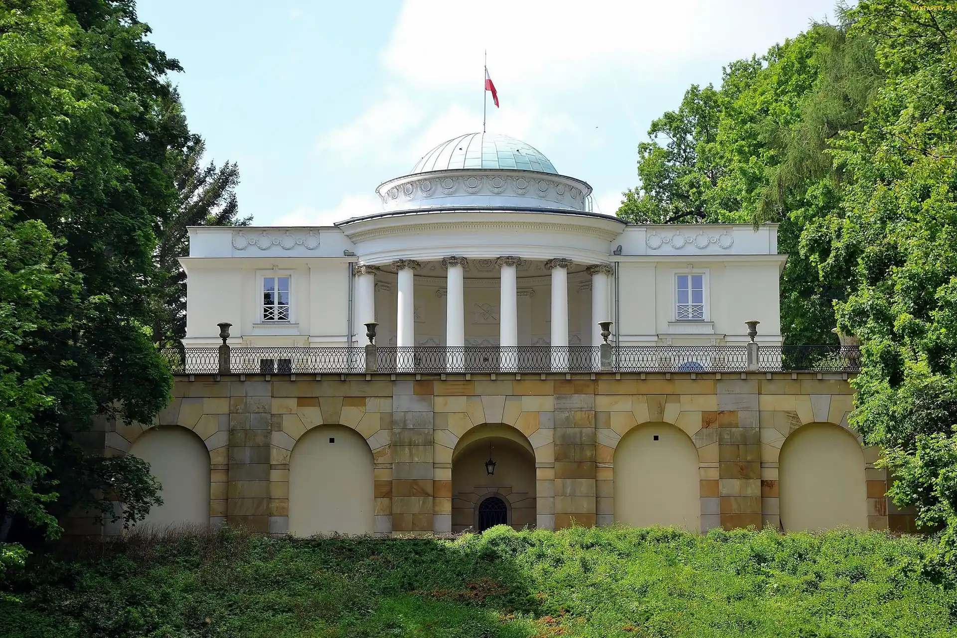 W Natolinie, Park, Pałac