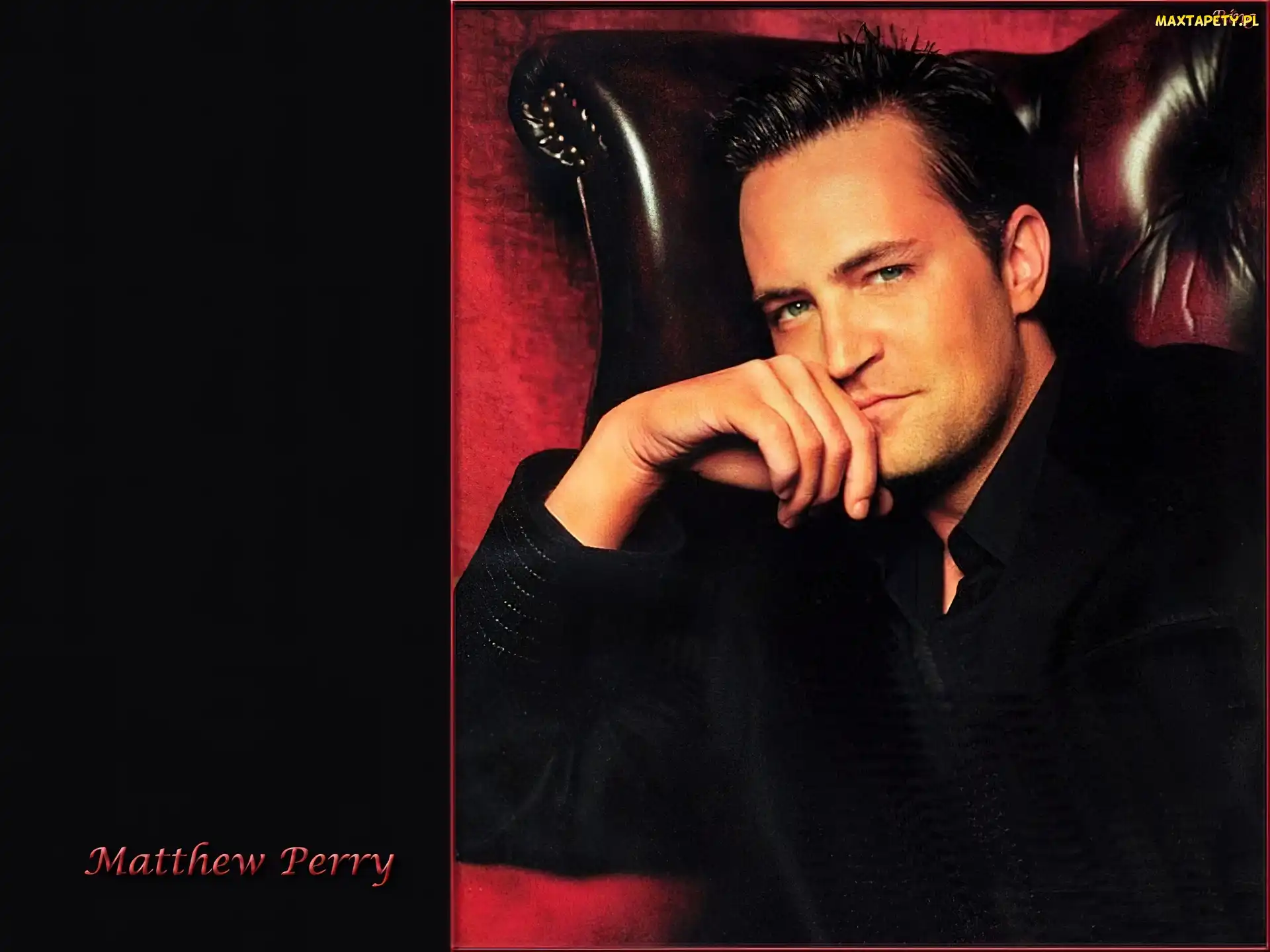 czarny strój, Mathew Perry