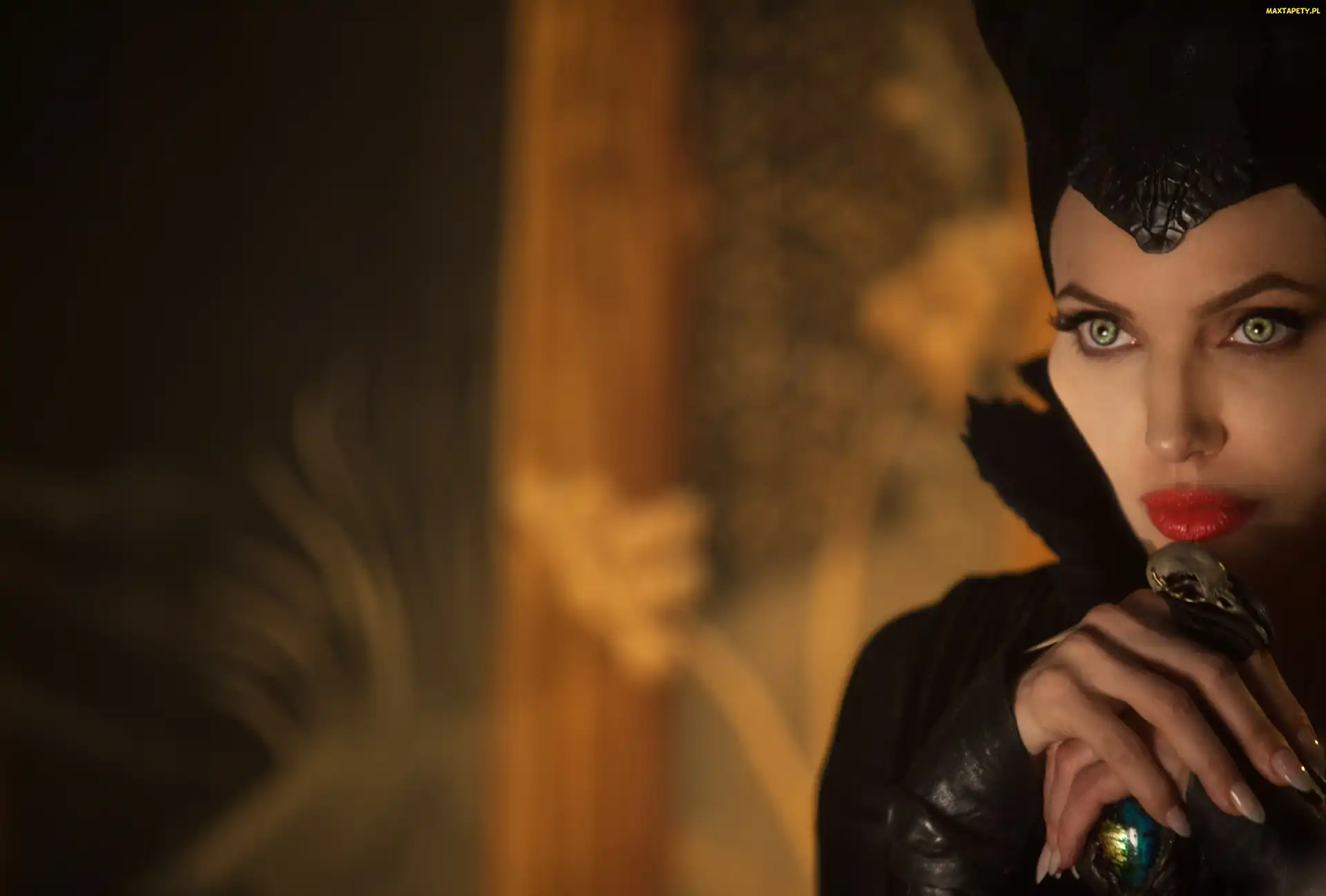 Angelina Jolie, Czarownica