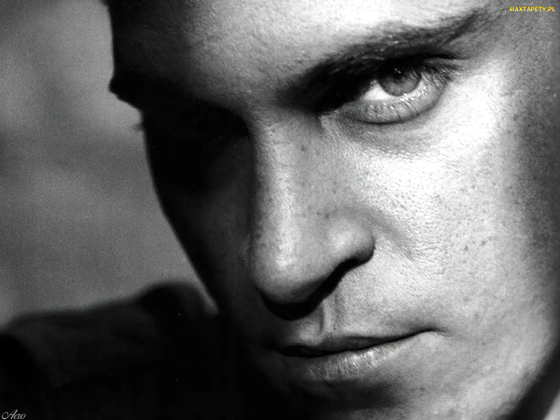 Joaquin Phoenix, duże oko