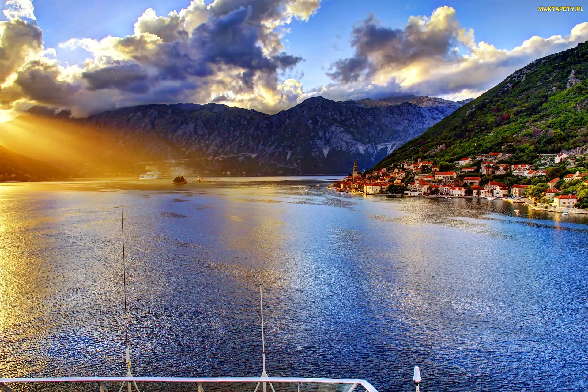 Góry, Chmury, Czarnogóra, Miasto, Kotor, Zachód Słońca