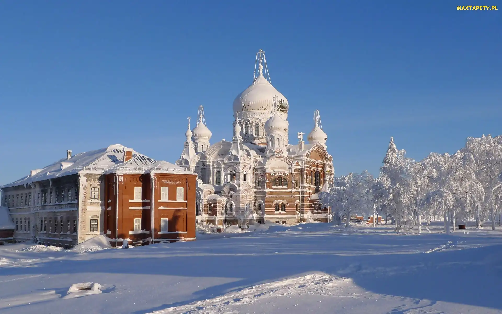 Dom, Cerkiew, Zima