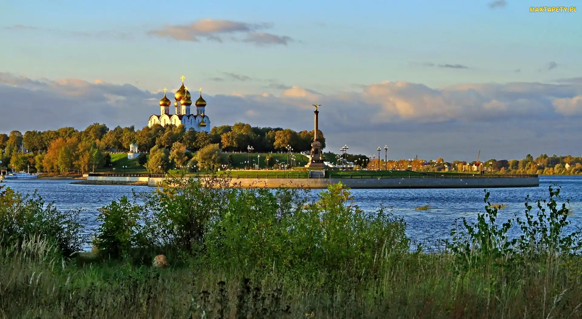 Cerkiew, Drzewa, Rzeka