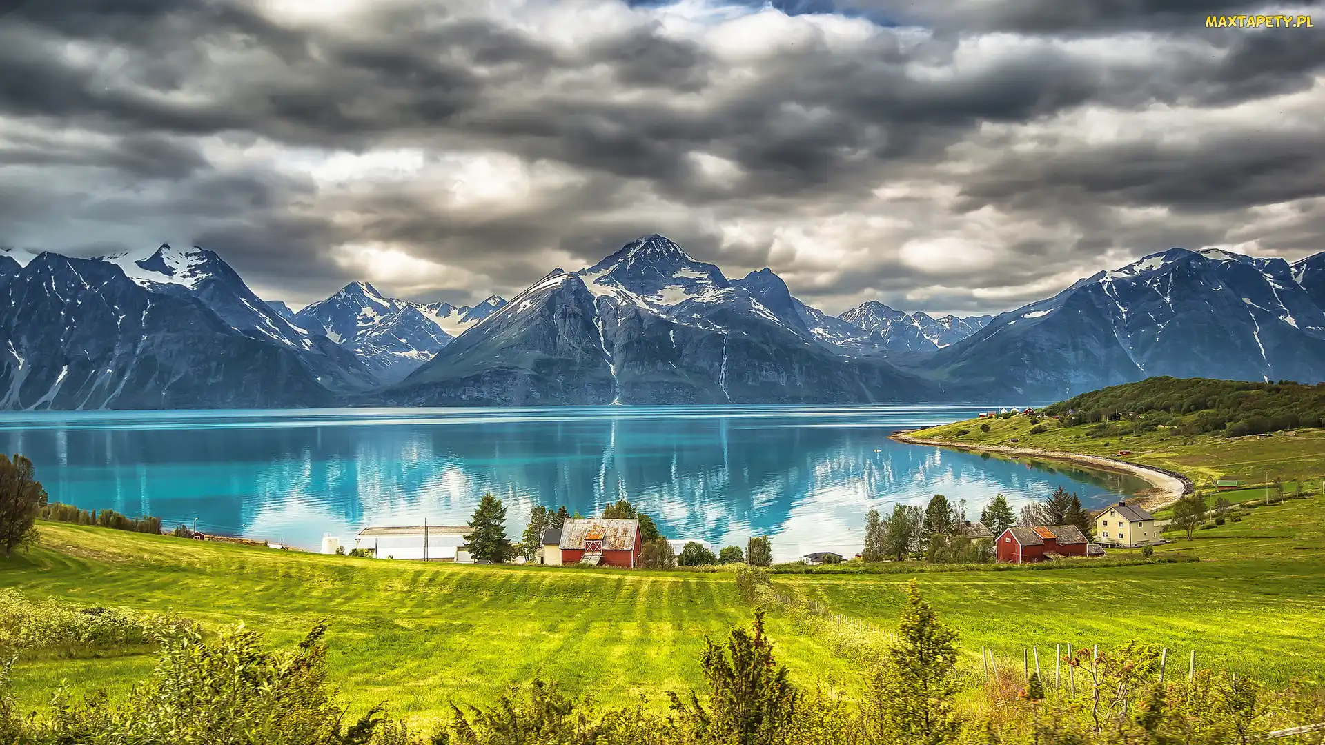 Góry, Norwegia, Domy, Łąki, Jezioro