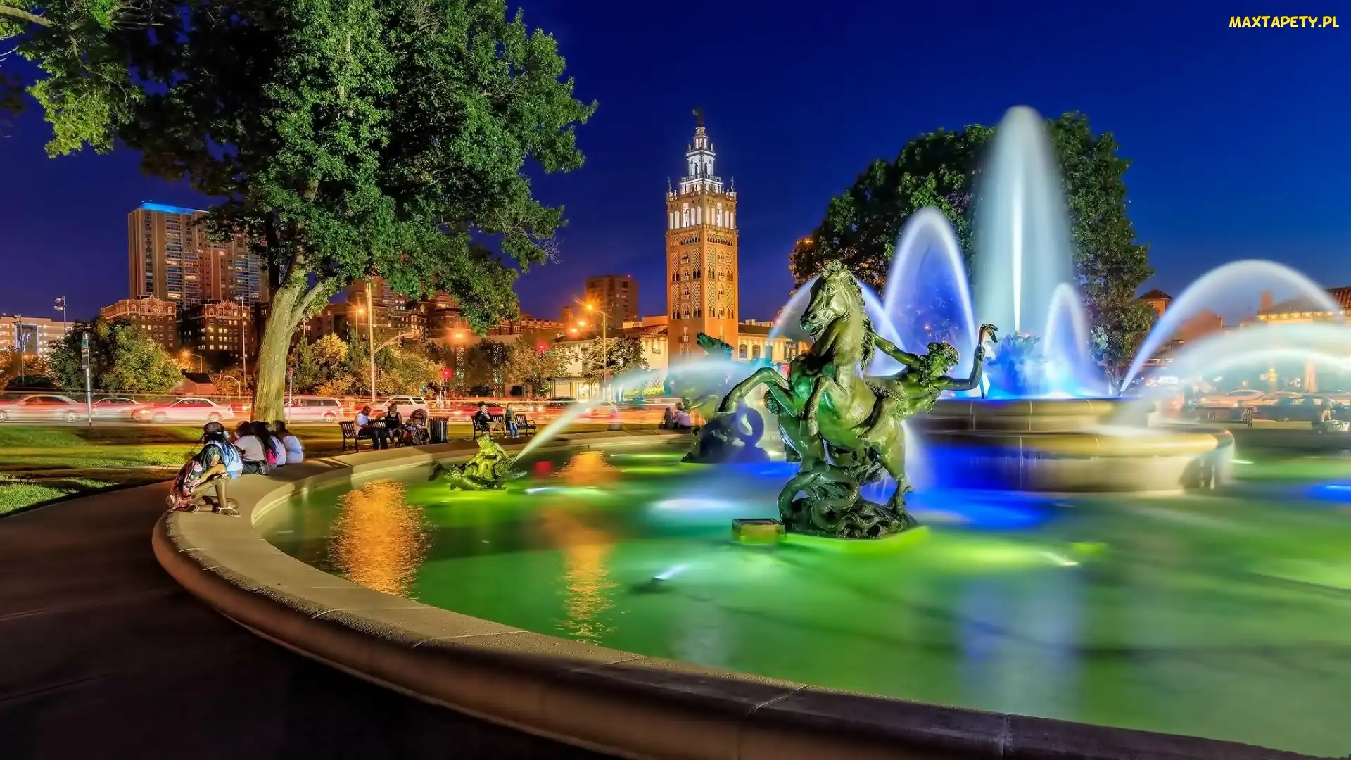 Miasto nocą, Wieża, Fontanna, Rzeźba