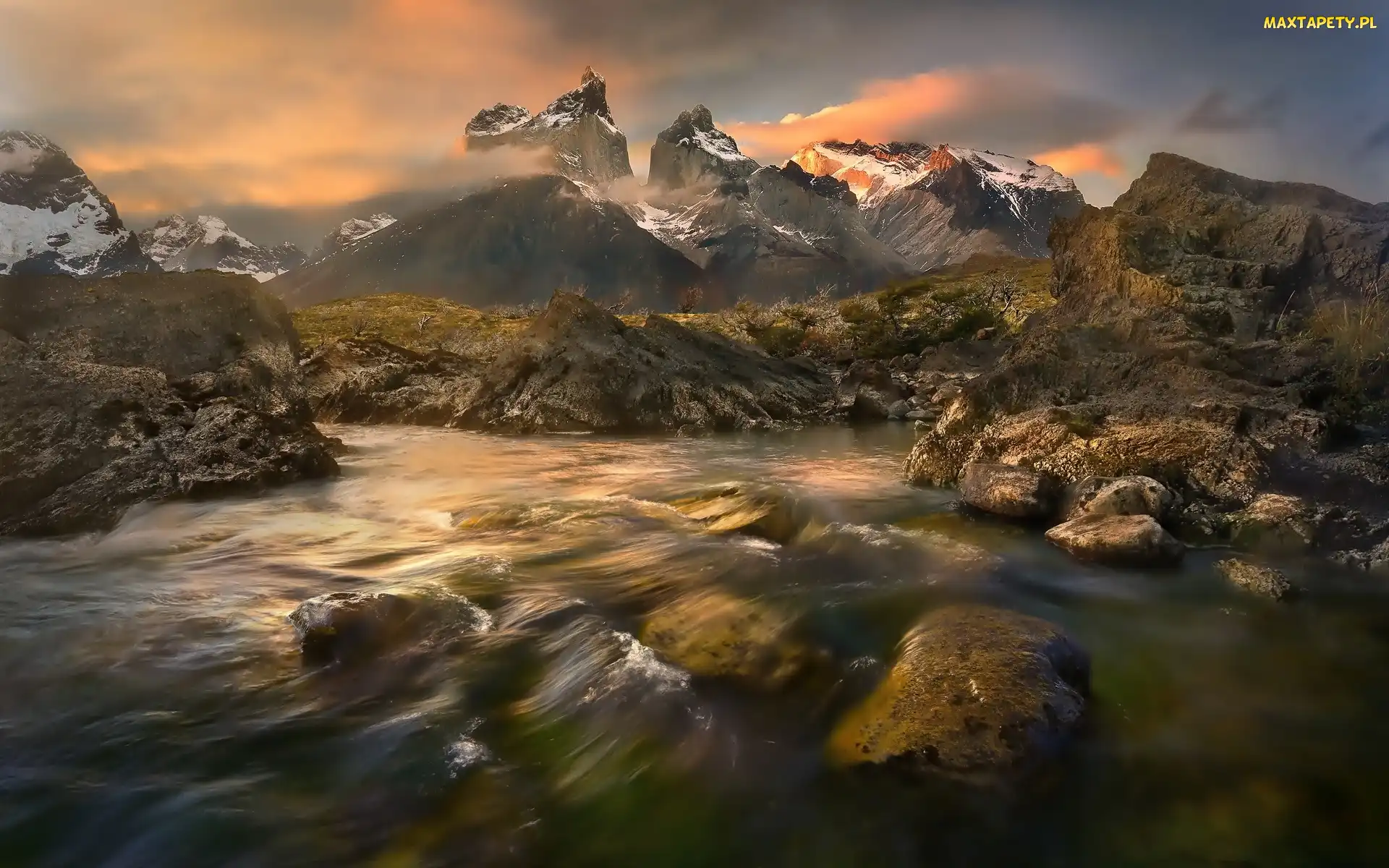 Chile, Skały, Góry Cordillera del Paine, Rzeka, Park Narodowy Torres del Paine