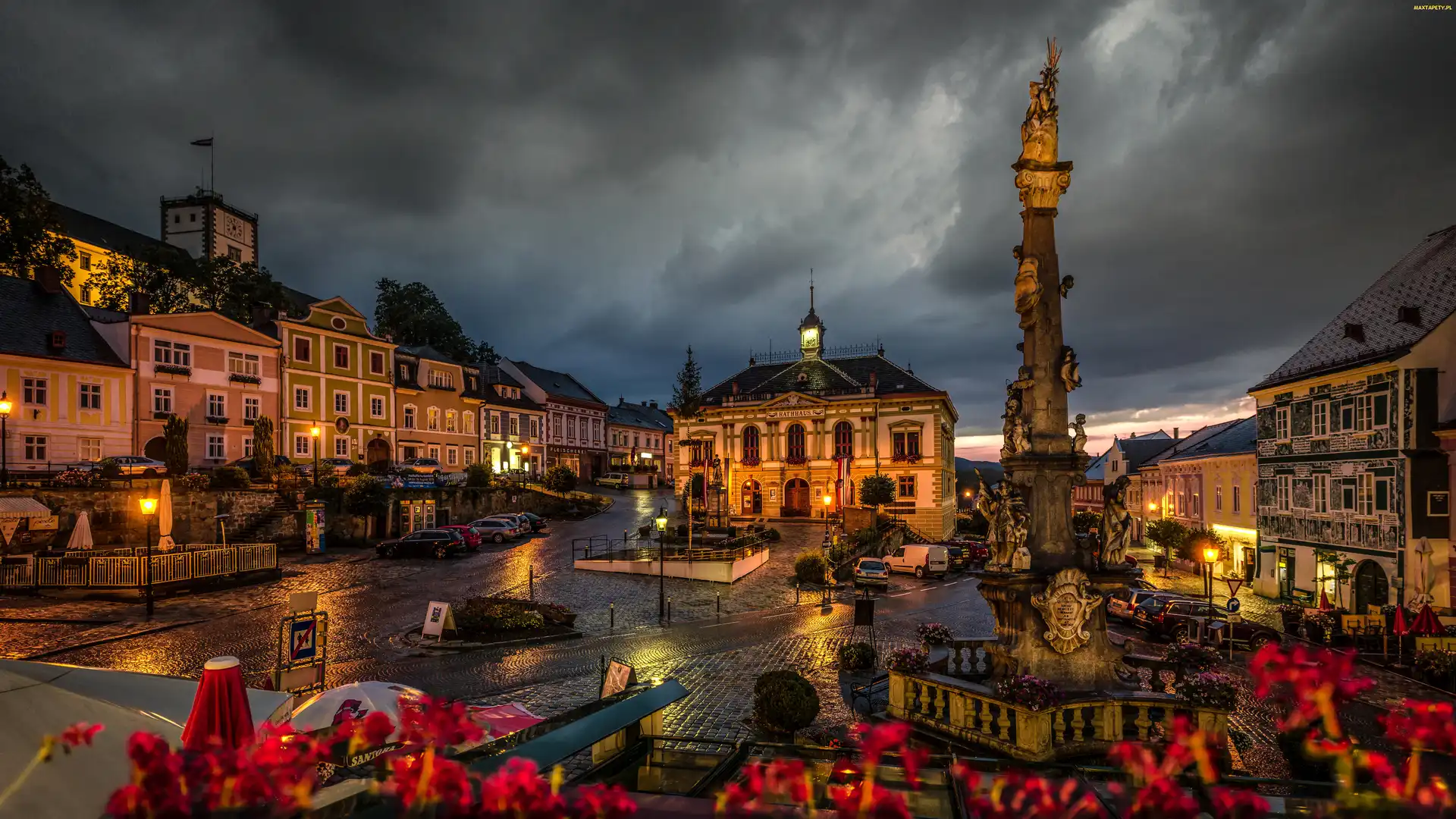 Pomnik, Domy, Miasto, Austria, Nocą, Ulice