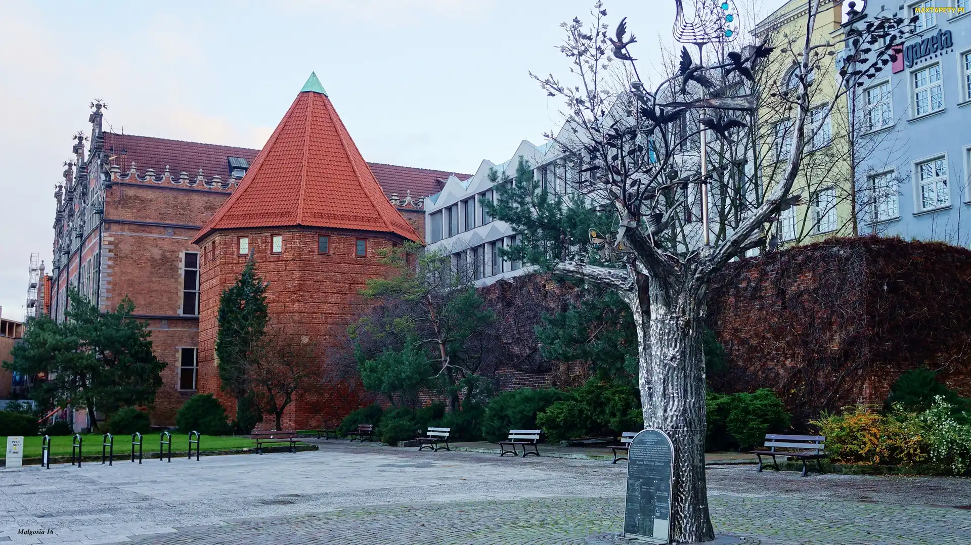 Gdańsk, Miasto, Ławki, Plac, Rzeźba, Drzewo, Budynki