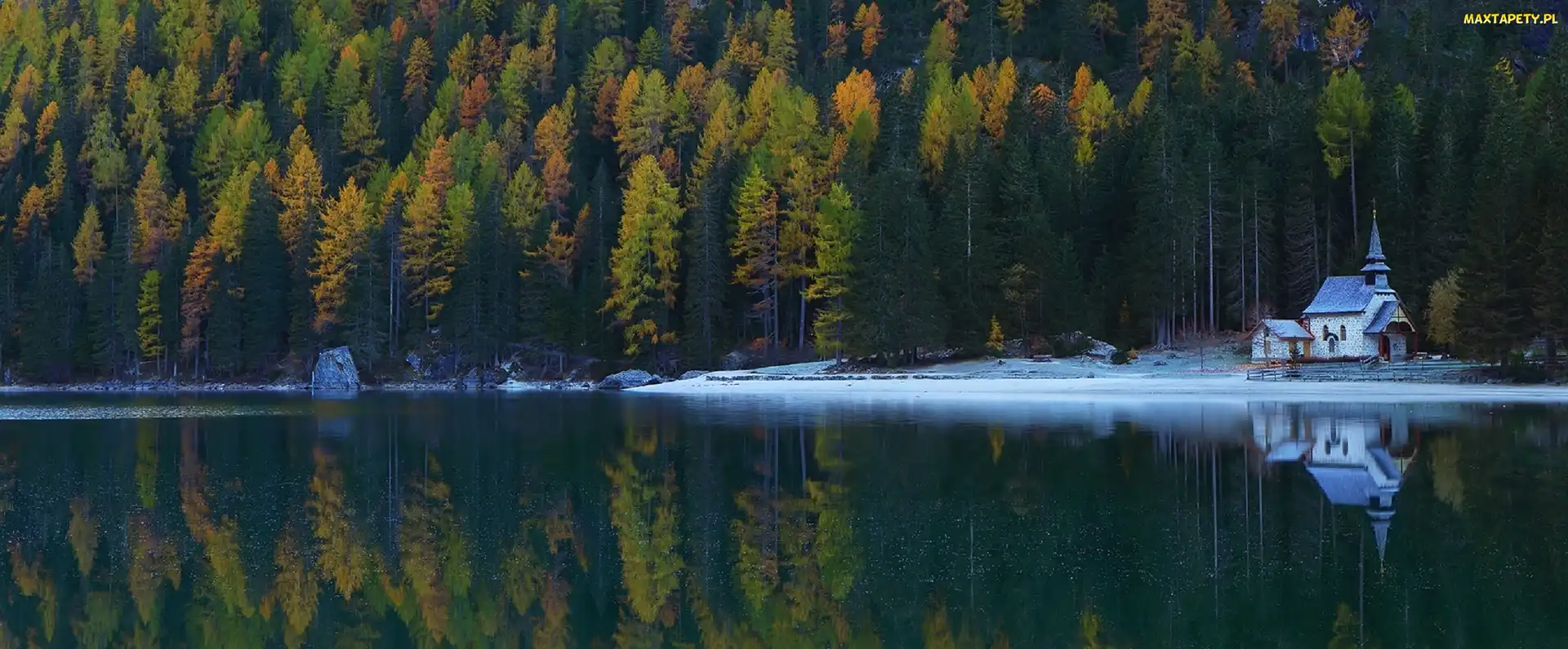 Las, Kościół, Jezioro