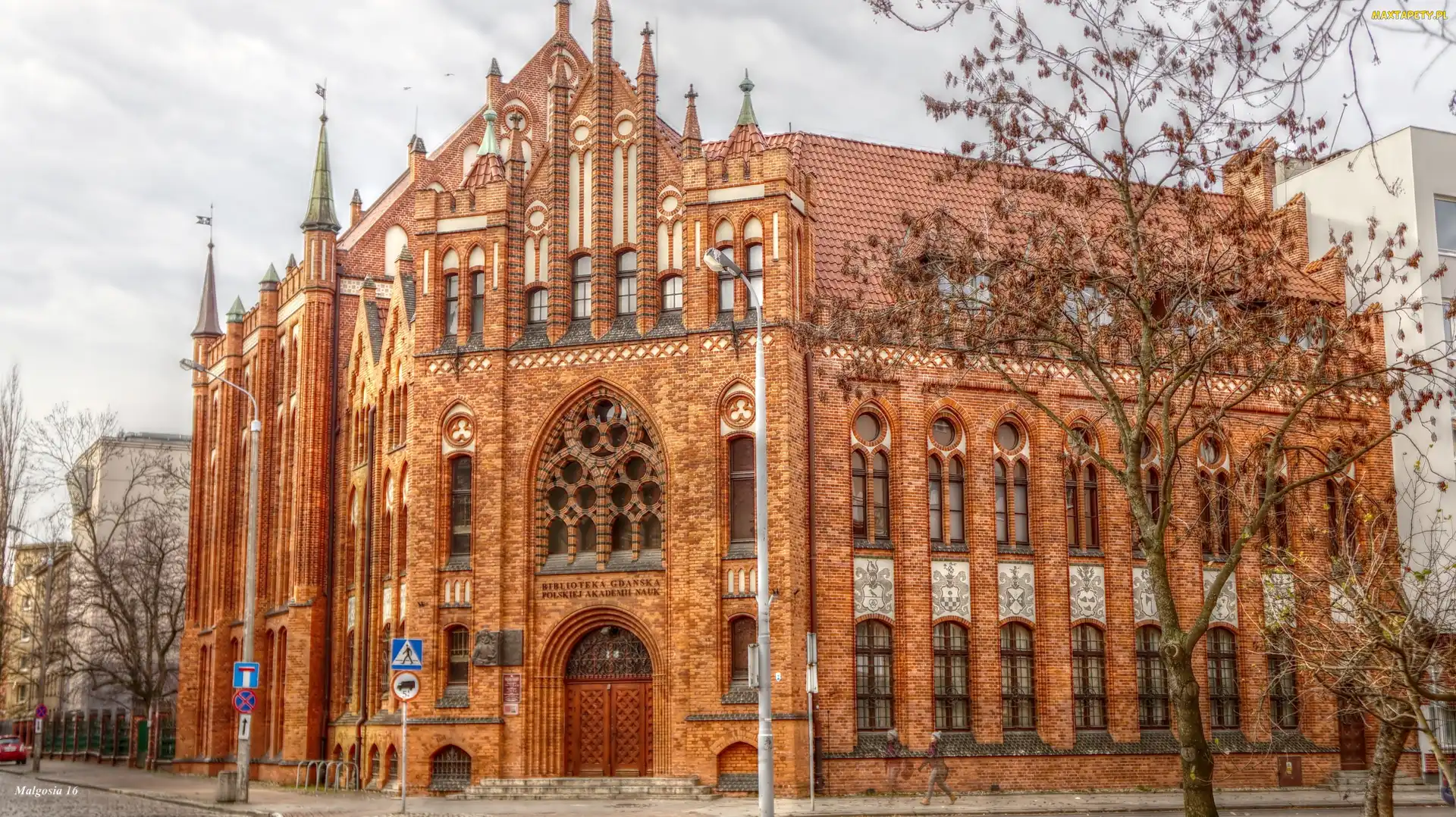 Ulica, HDR, Budynek