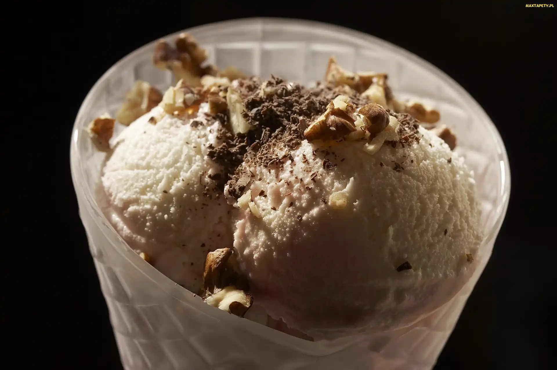Lody, Pucharku, W