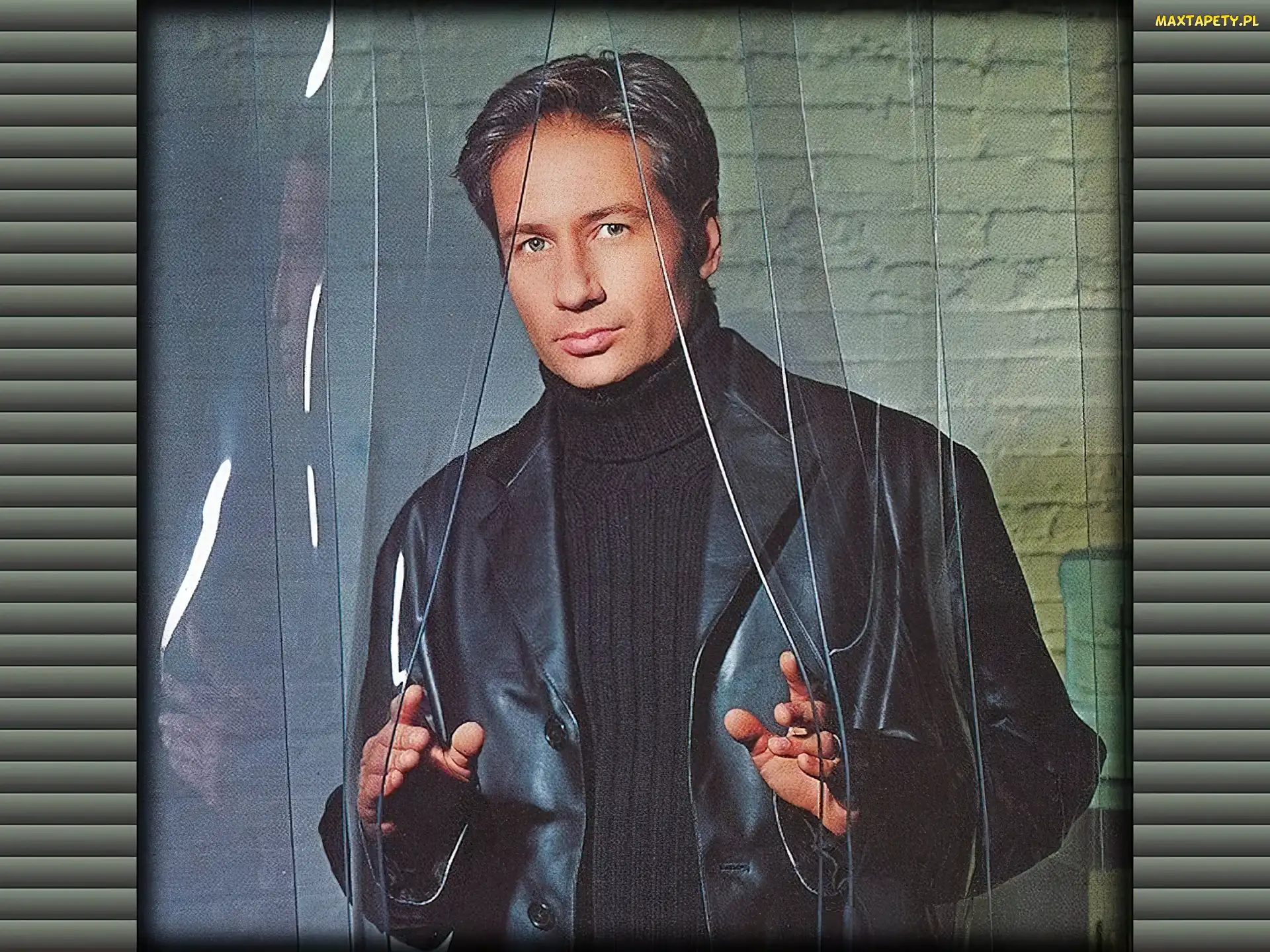czarny strój, David Duchovny