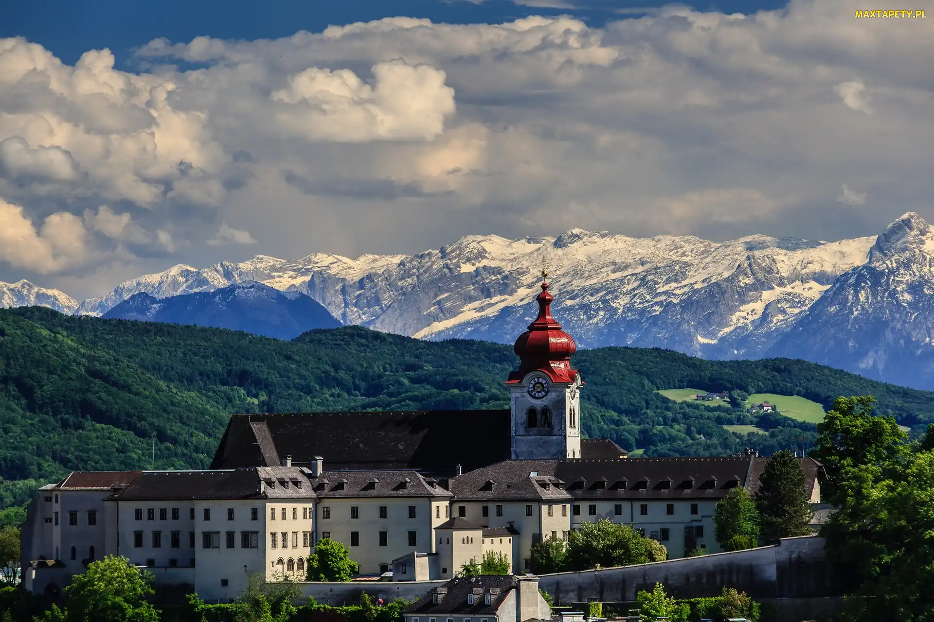 Klasztor, Chmury, Góry