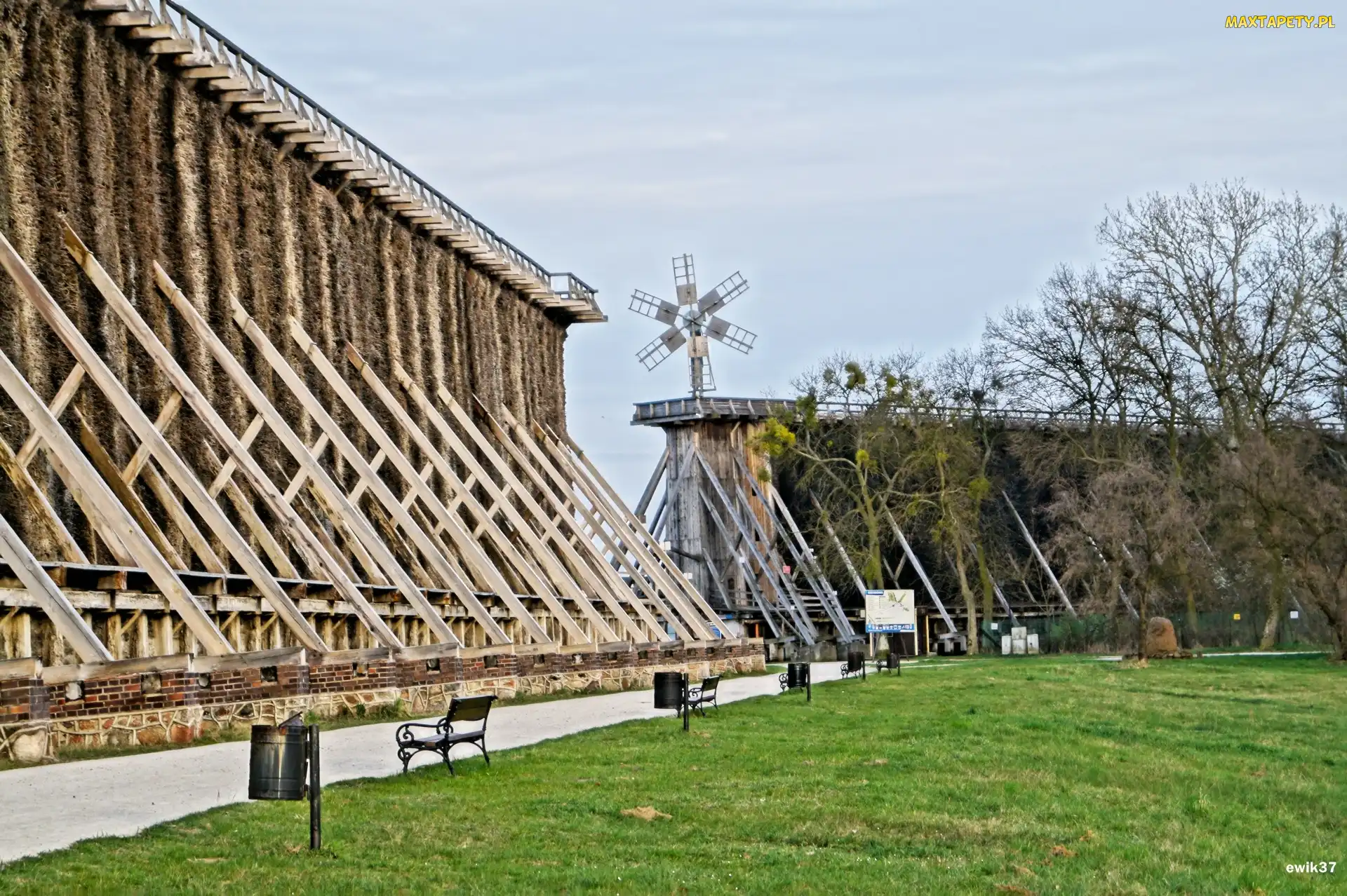 Ciechocinek, Drzewa, Tężnie, Ławki, Zabytkowe