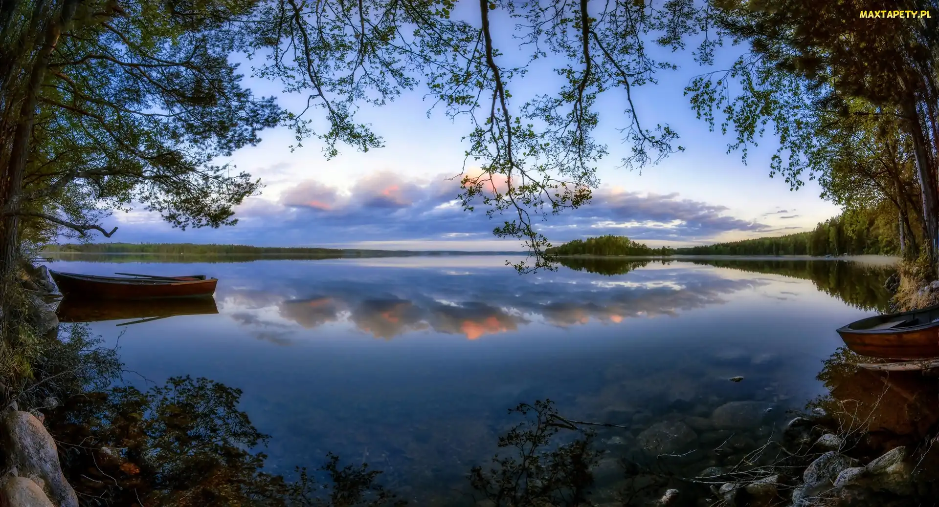 Lasy, Drzewa, Karijarvi, Świt, Łódki, Finlandia, Jezioro