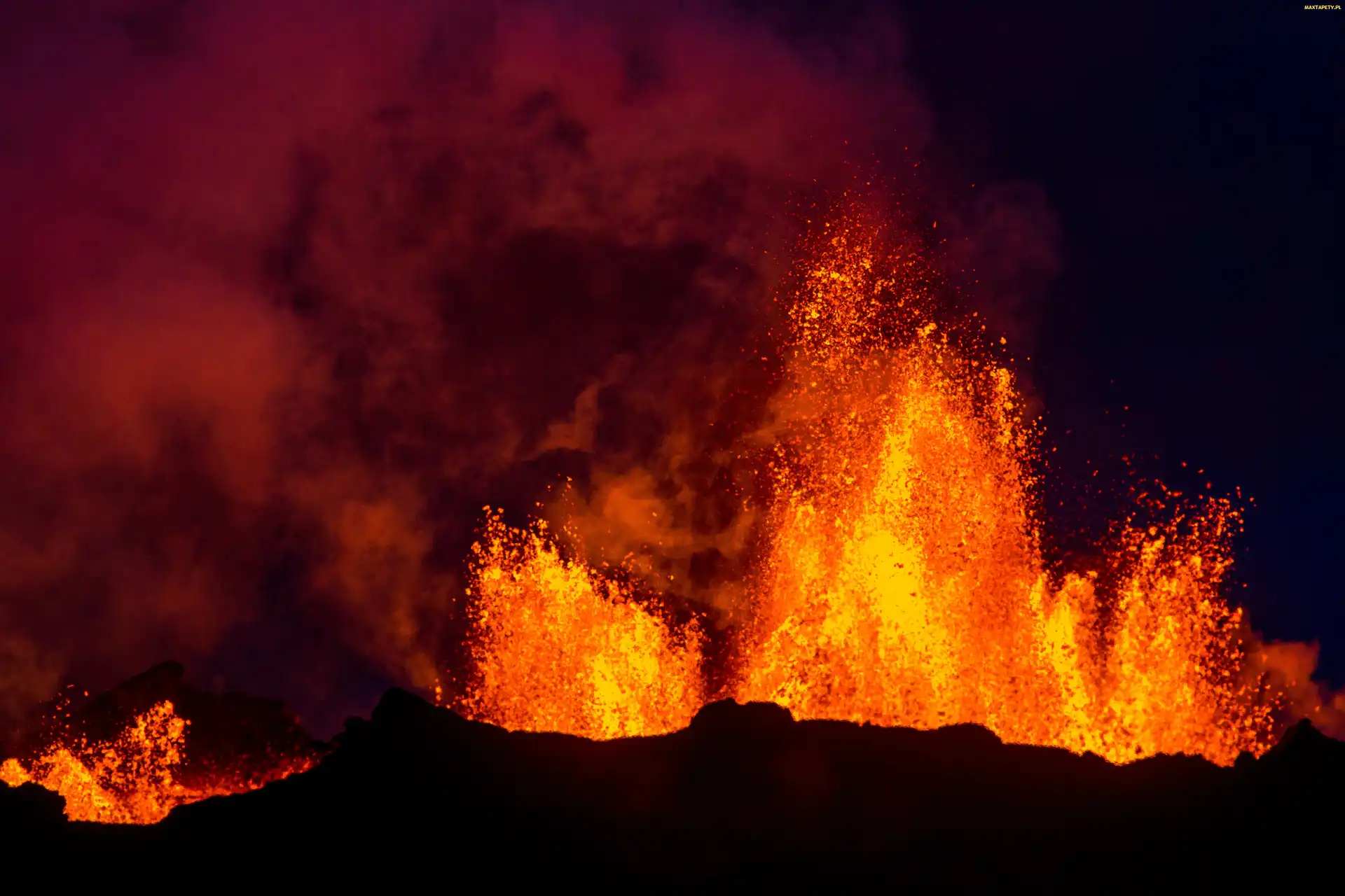 Wulkan, Erupcja, Krater