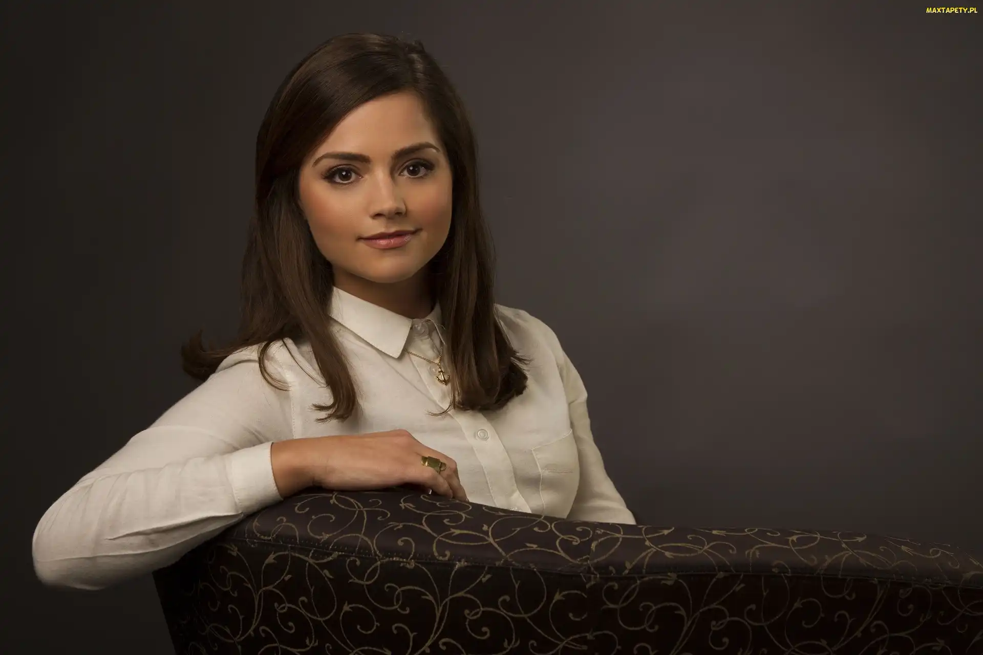 Biżuteria, Sofa, Brunetka, Dziewczyna