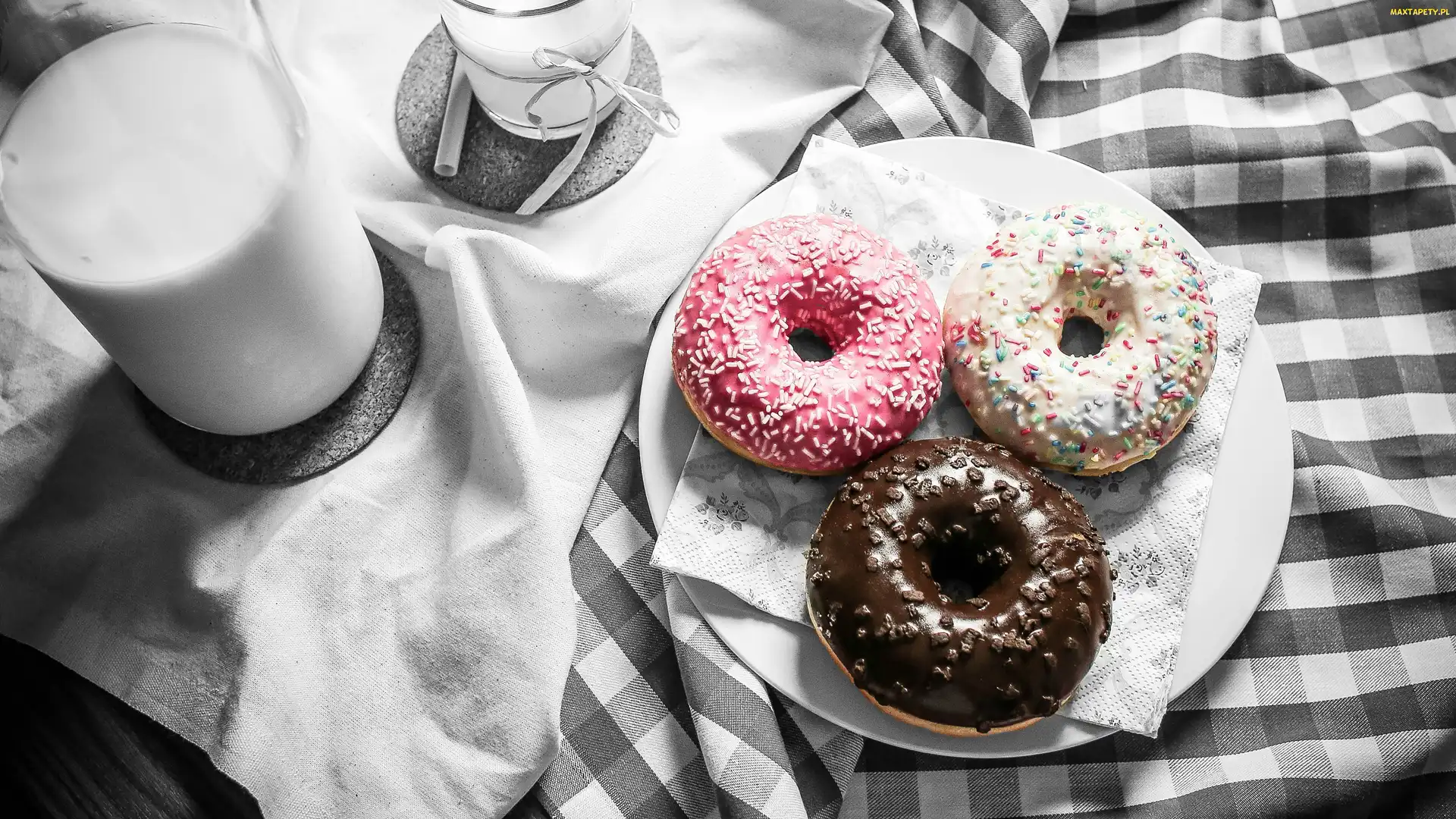 Pączki, Mleko