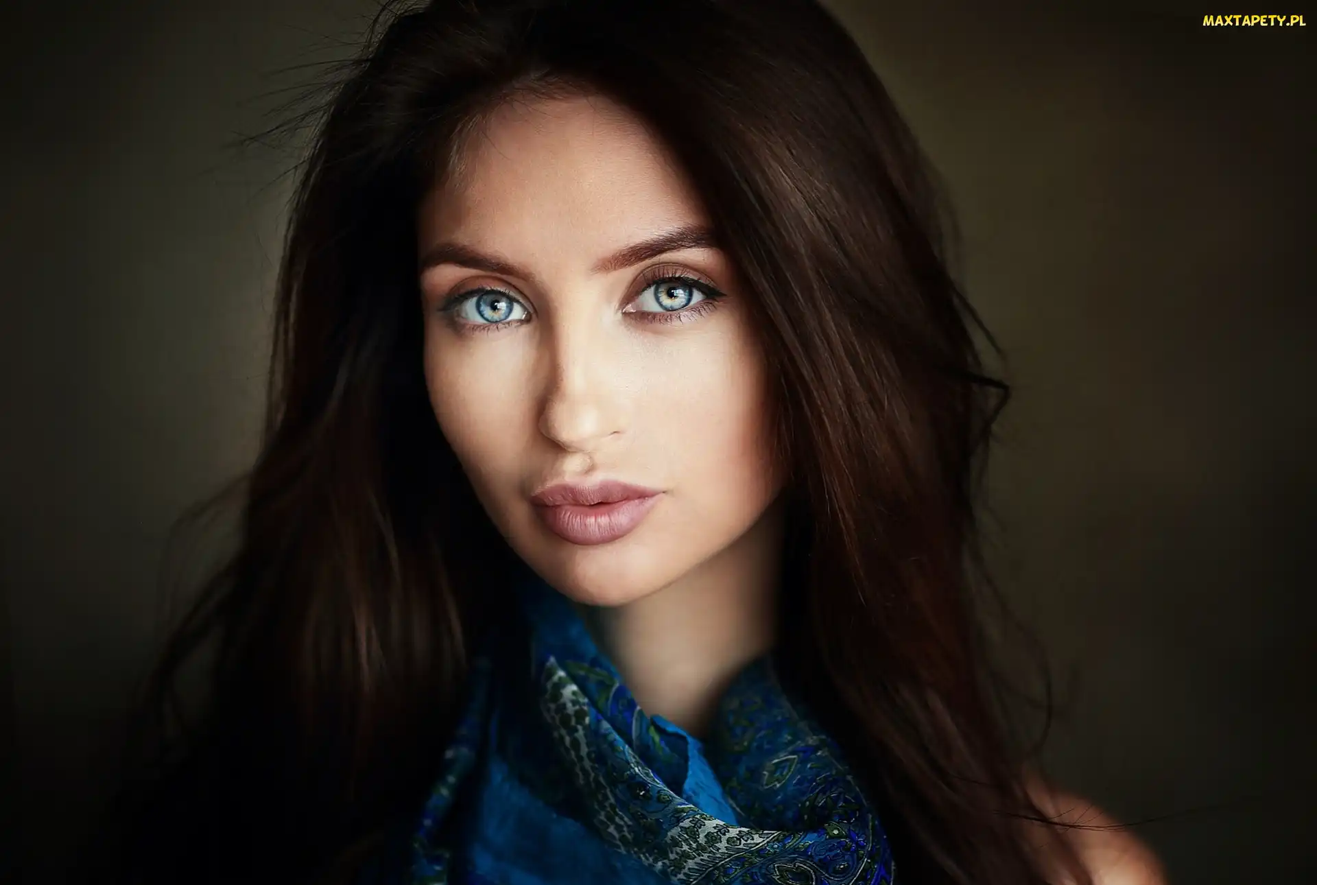 Kobieta, Chusta, Turkusowa, Brunetka