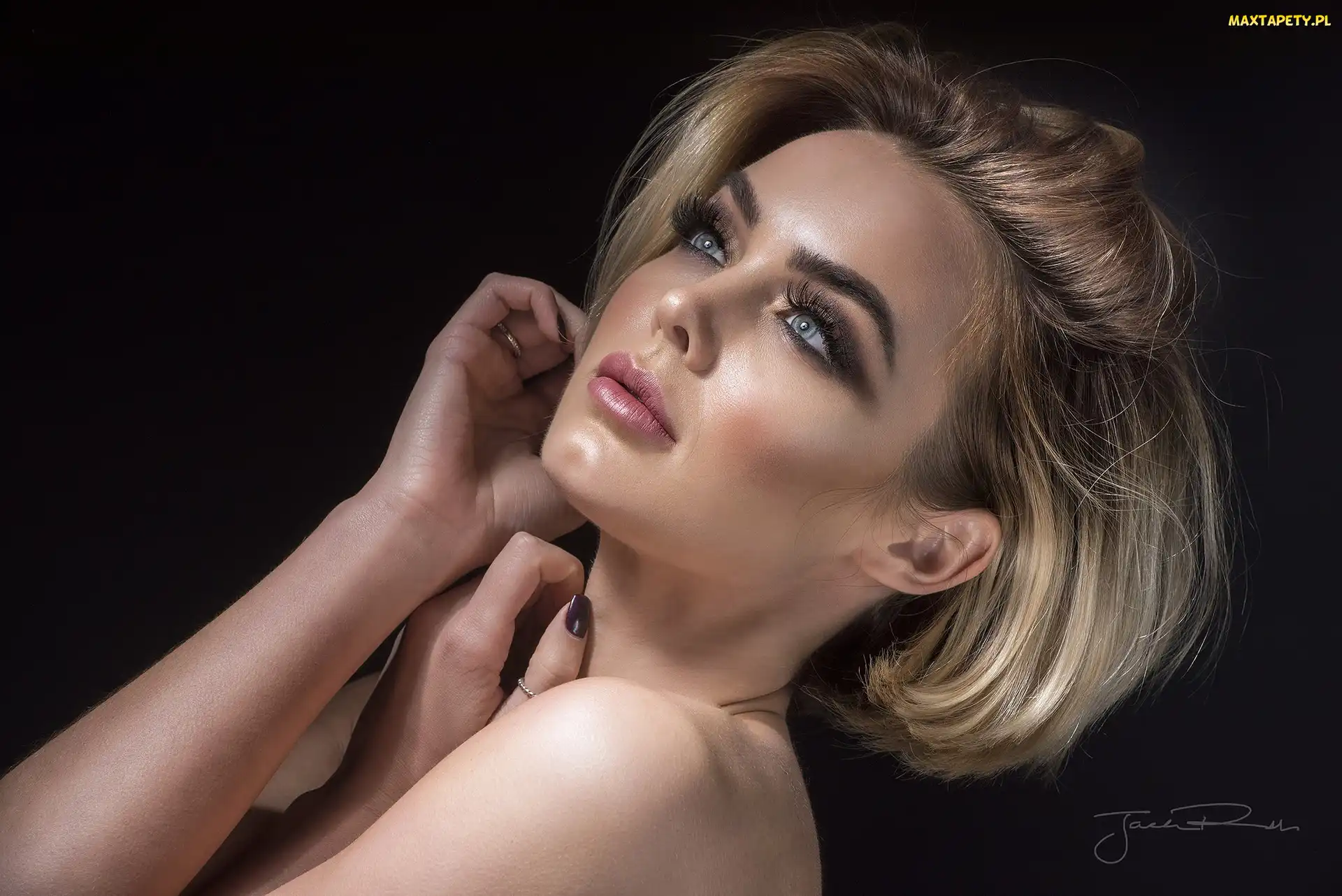 Rosie Robinson, Makijaż, Kobieta
