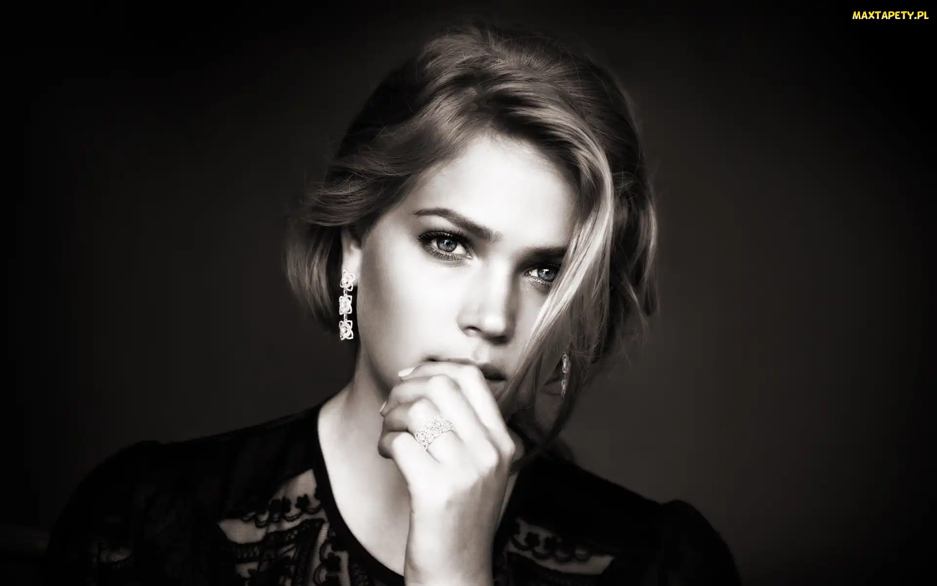 Esti Ginzburg, Modelka