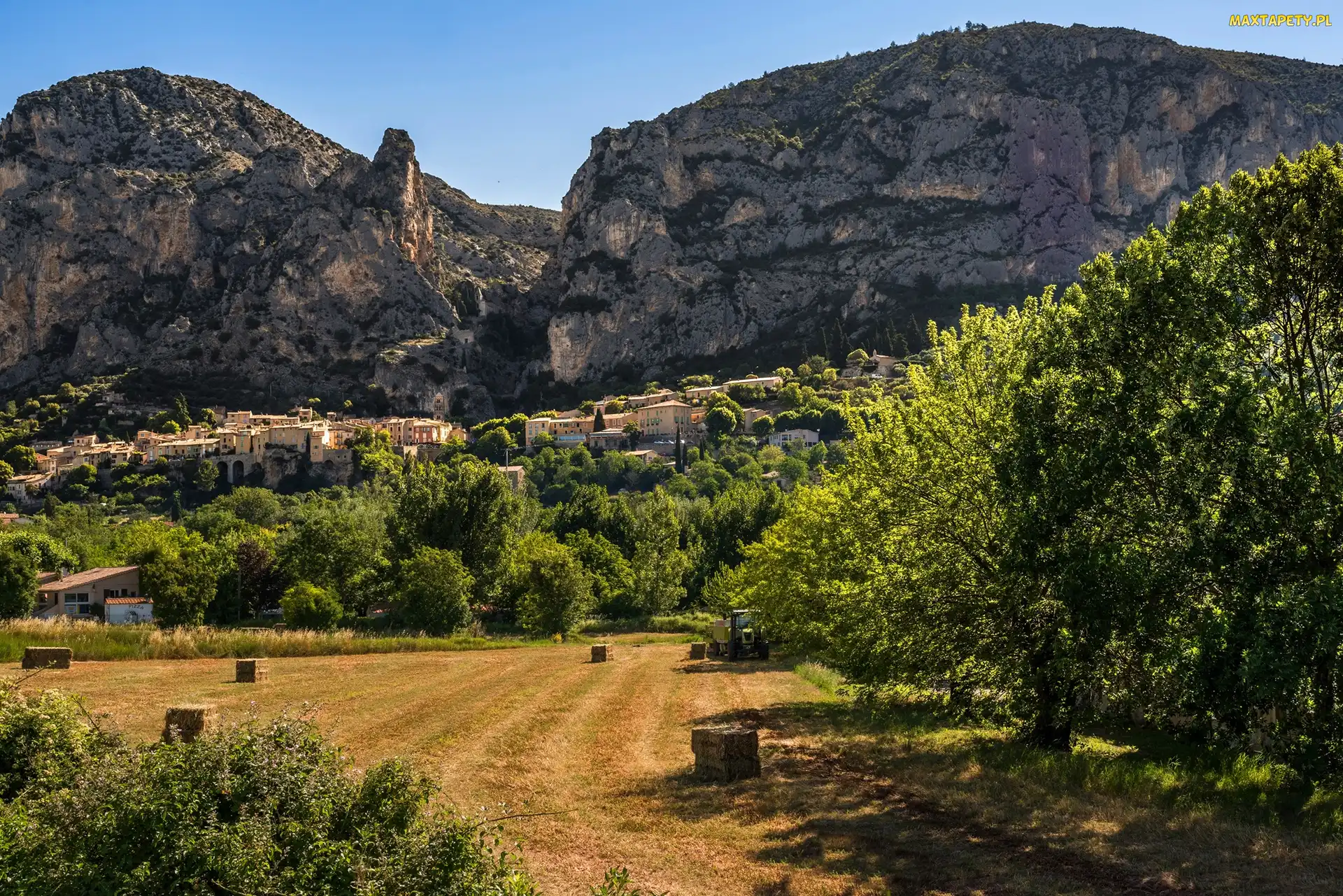 Moustiers-Sainte-Marie, Francja, Pole, Alpy, Dolina, Ciągnik, Góry