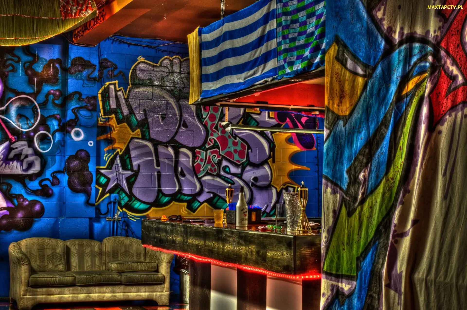 Wnętrze, Graffiti, Klub