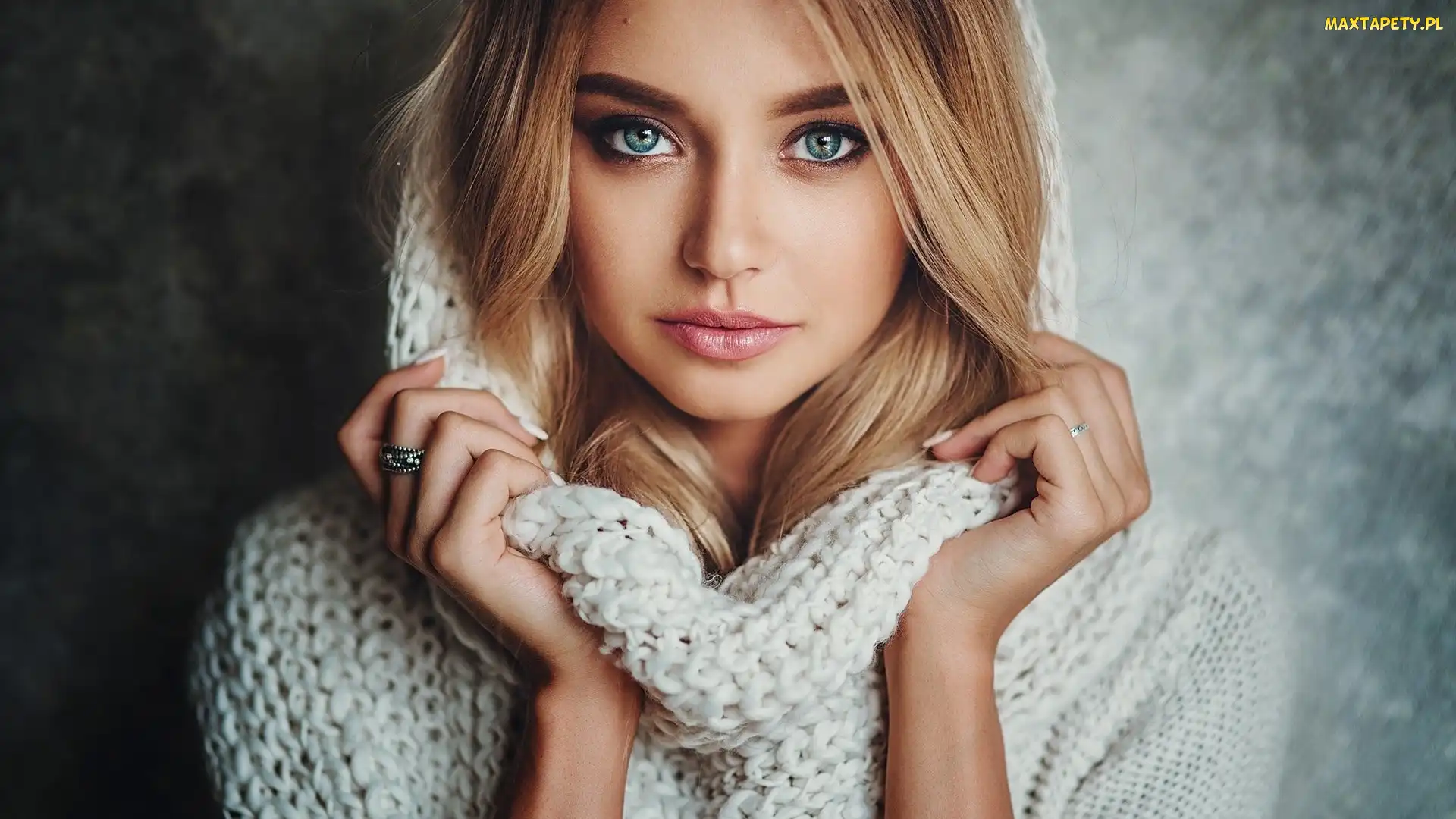 Blondynka, Sweter, Kobieta