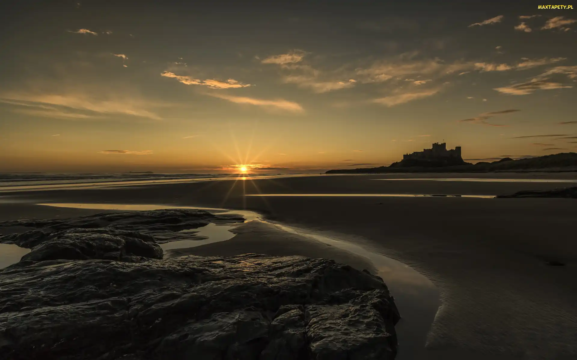 Zamek Bamburgh, Morze Północne, Zachód Słońca, Plaża, Anglia