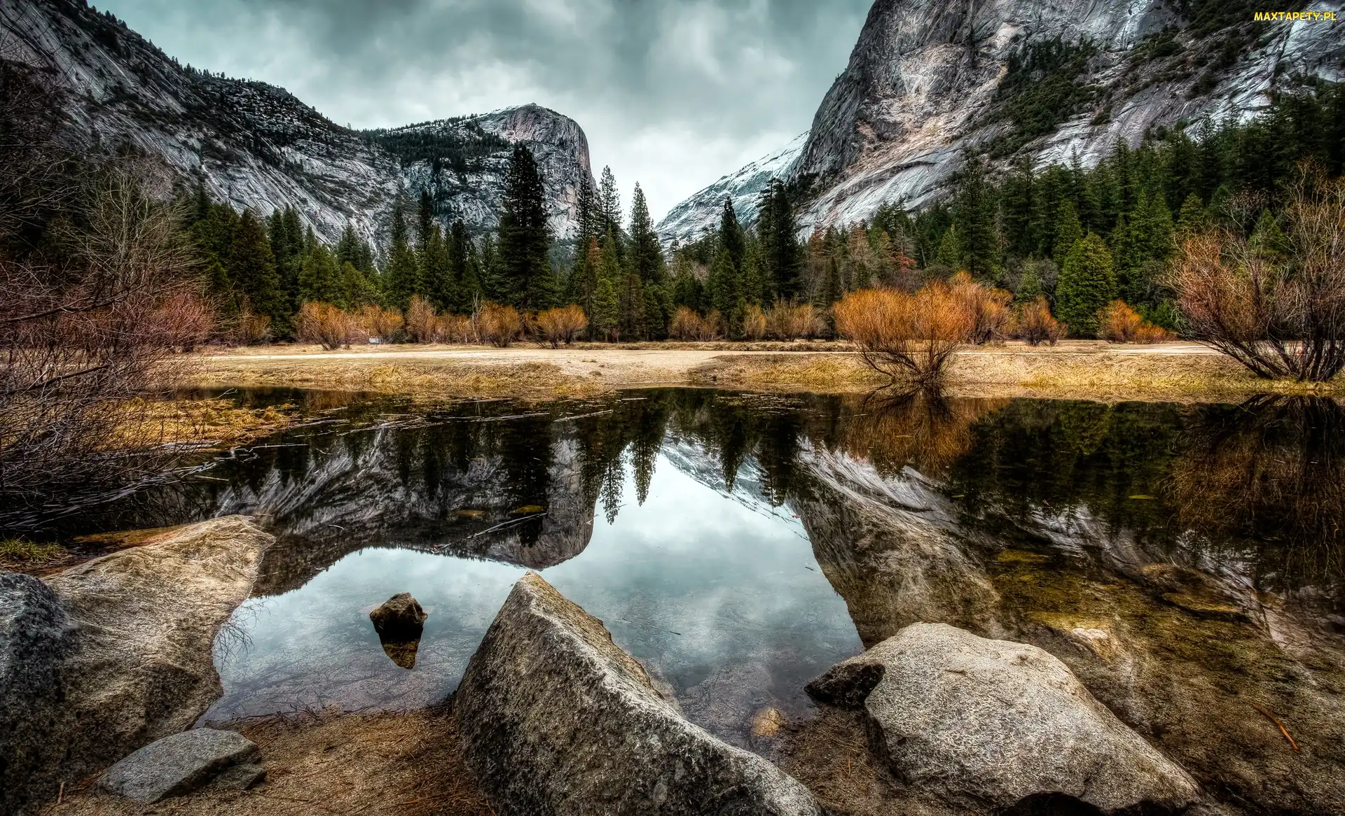 Góry, Stan Kalifornia, Stany Zjednoczone, Jezioro Mirror Lake, Skały, Szczyt Half Dome, Drzewa, Park Narodowy Yosemite
