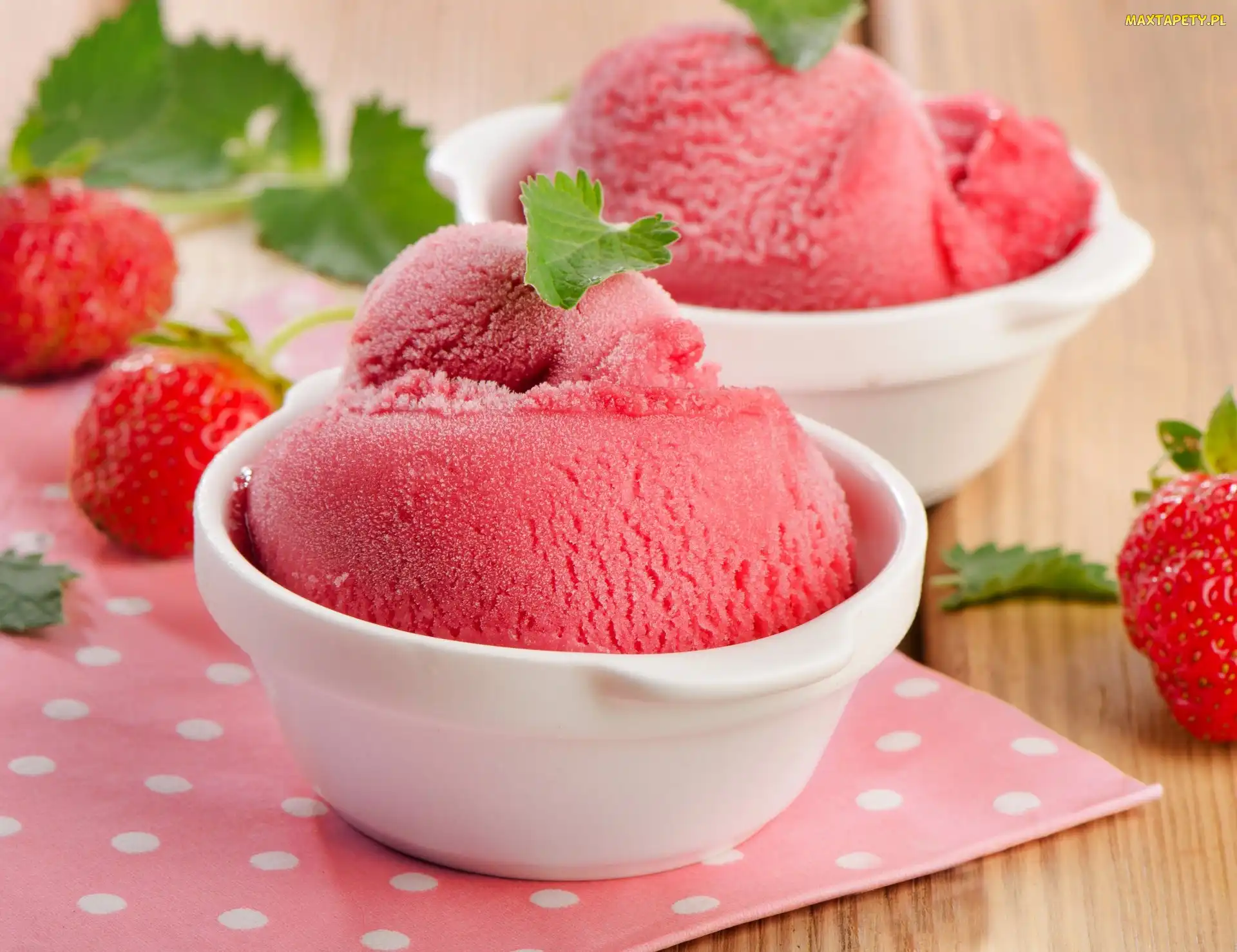 Miseczki, Truskawki, Lody