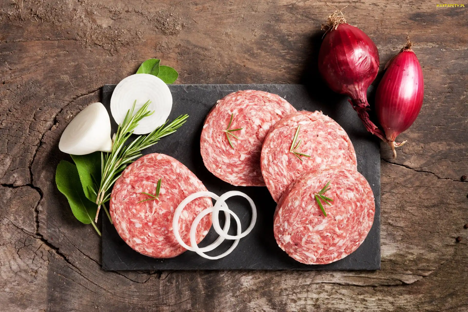 Kiełbasa, Cebula