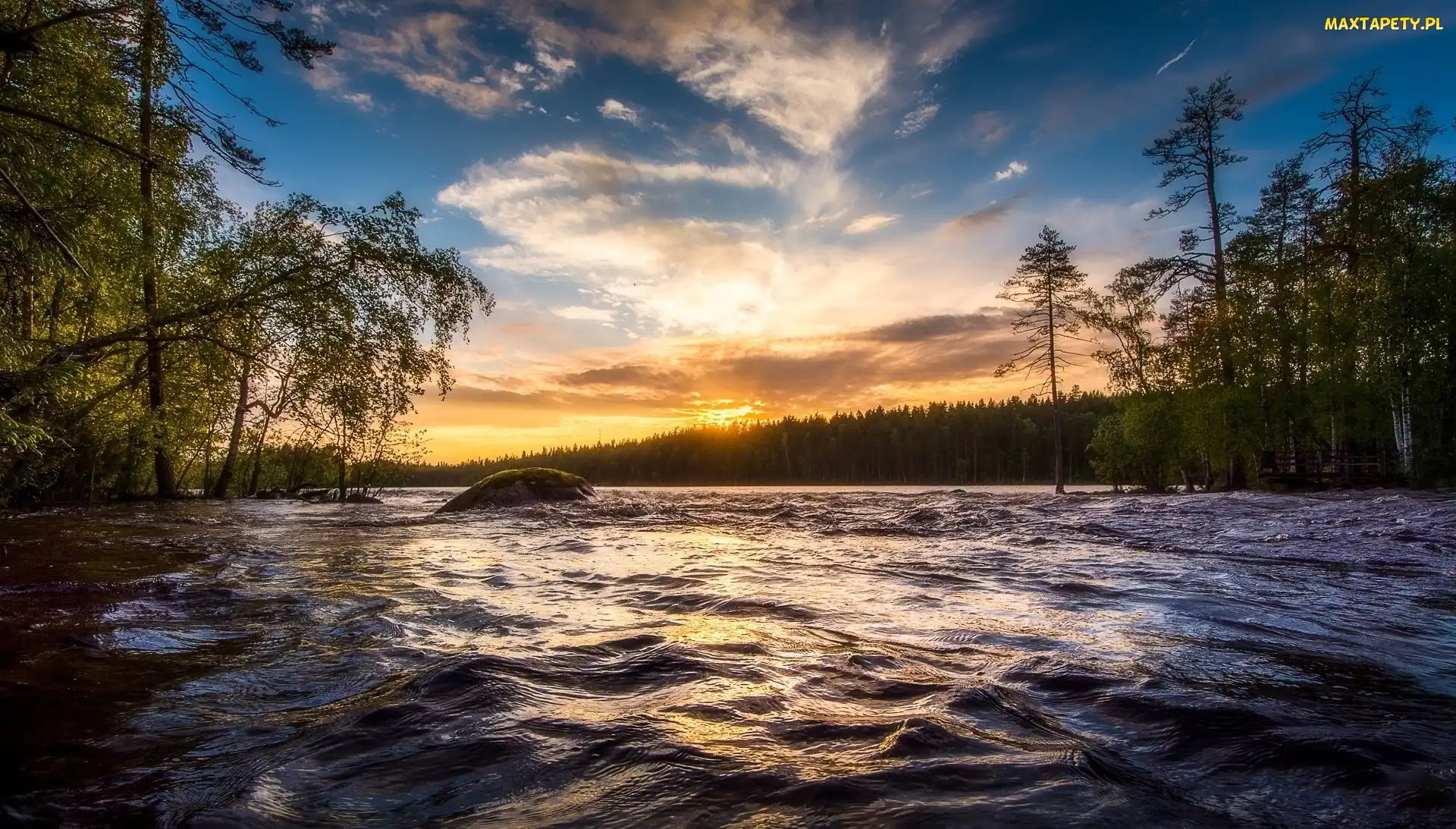 Drzewa, Zachód słońca, Norwegia, Rzeka Neitijoki