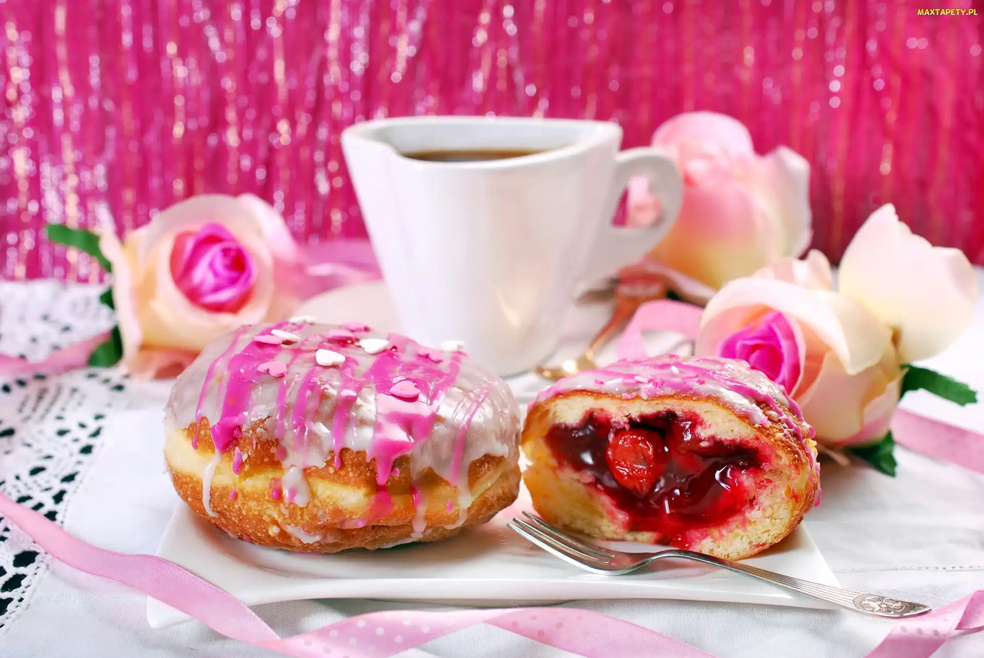 Róże, Kubek, Pączki