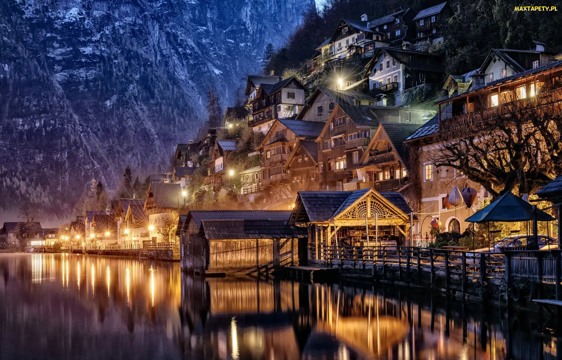 Hallstatt, Austria, Wieczór, Góry, Domy, Światła, Jezioro Hallstättersee