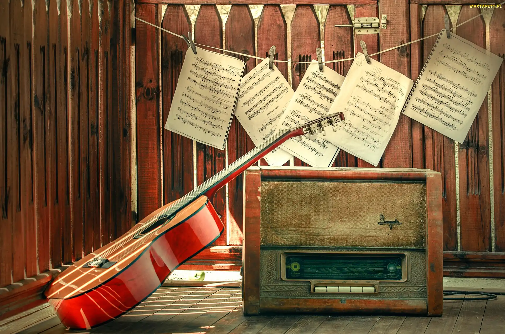 Nuty, Radio, Kompozycja, Gitara