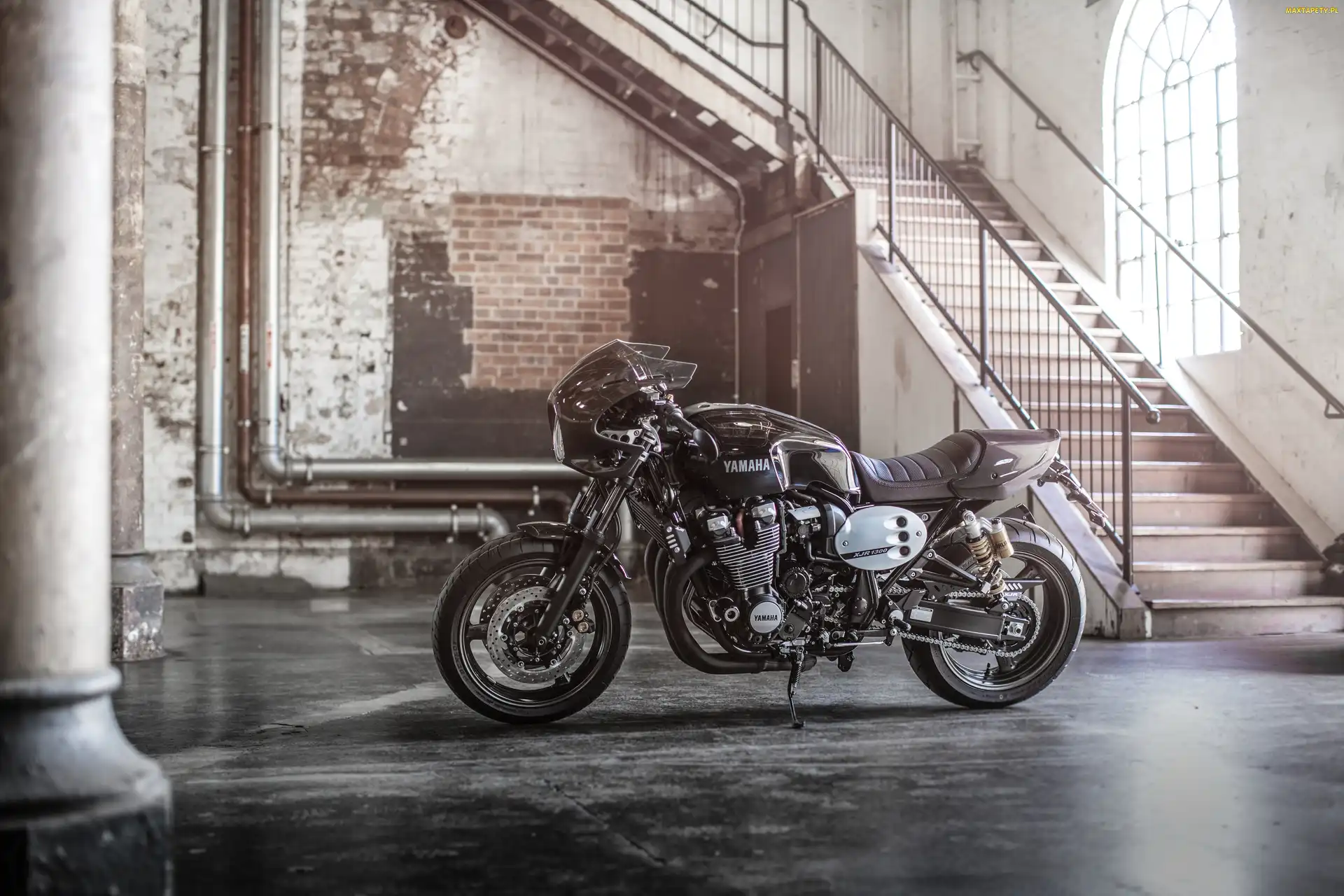 Yamaha XJR1300 Racer, 2015, Motocykl