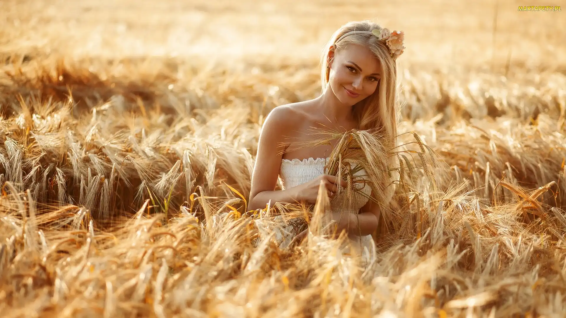 Blondynka, Zboże, Kobieta